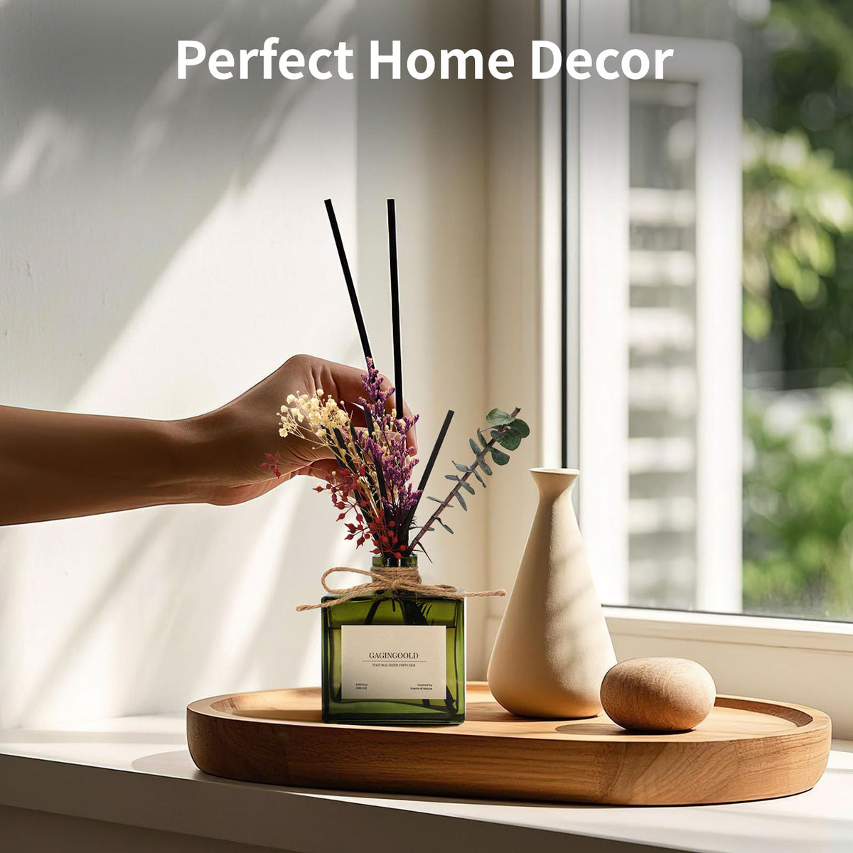 GAGINGOOLD Sandalwood Reed Diffuser, 180 ML Aromatherapy Diffuser with Dried Flowers, Premium Scented Fragrance for Home Decor Gift with 10 Natural Sticks, Long-Lasting Fragrance Up to 120 Days