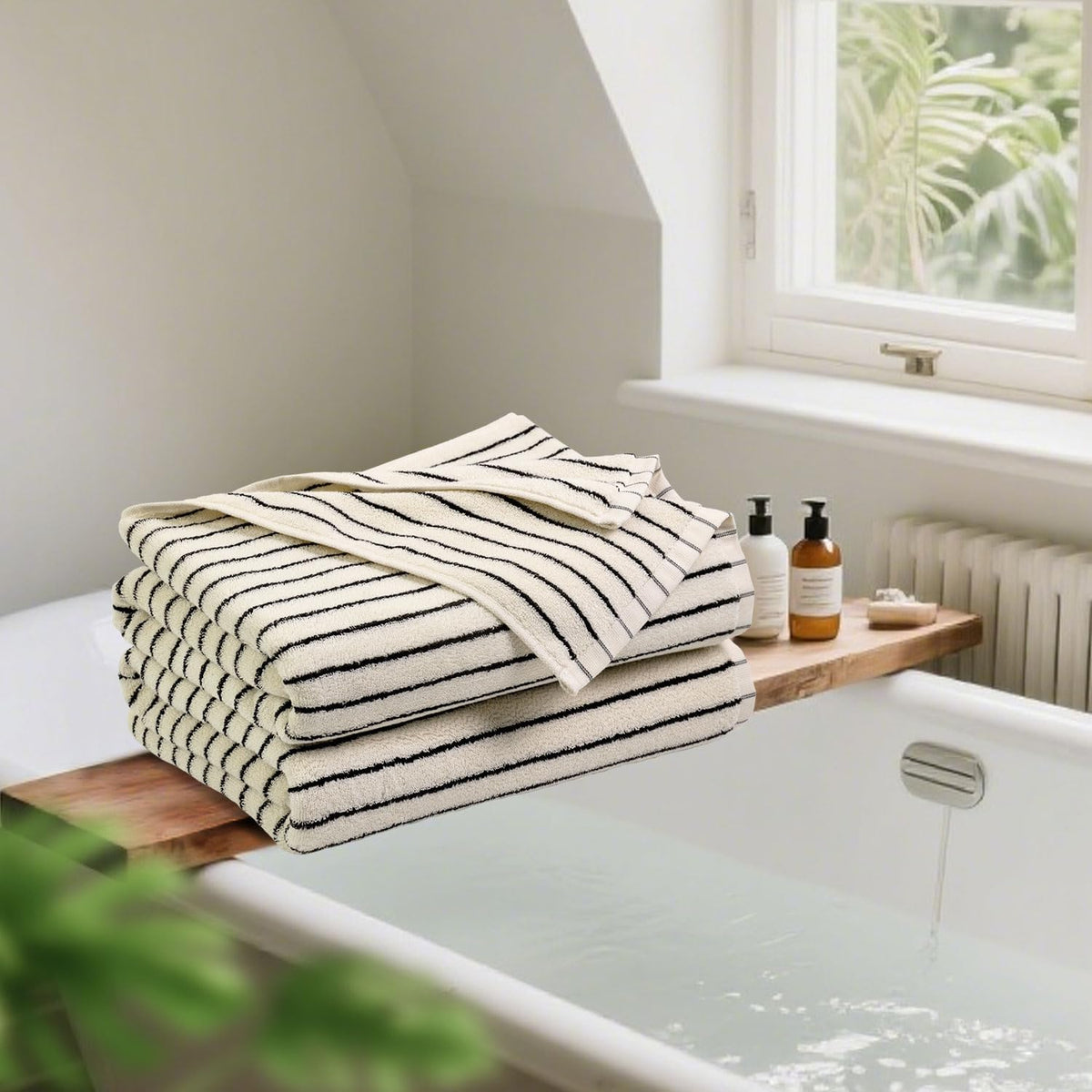 Aoipend Black and White Striped Bath Towels Set of 2, Lighter & Quick Dry Towels Large 27.5 x 55 inches, Farmhouse for Bathroom, Pool, Shower