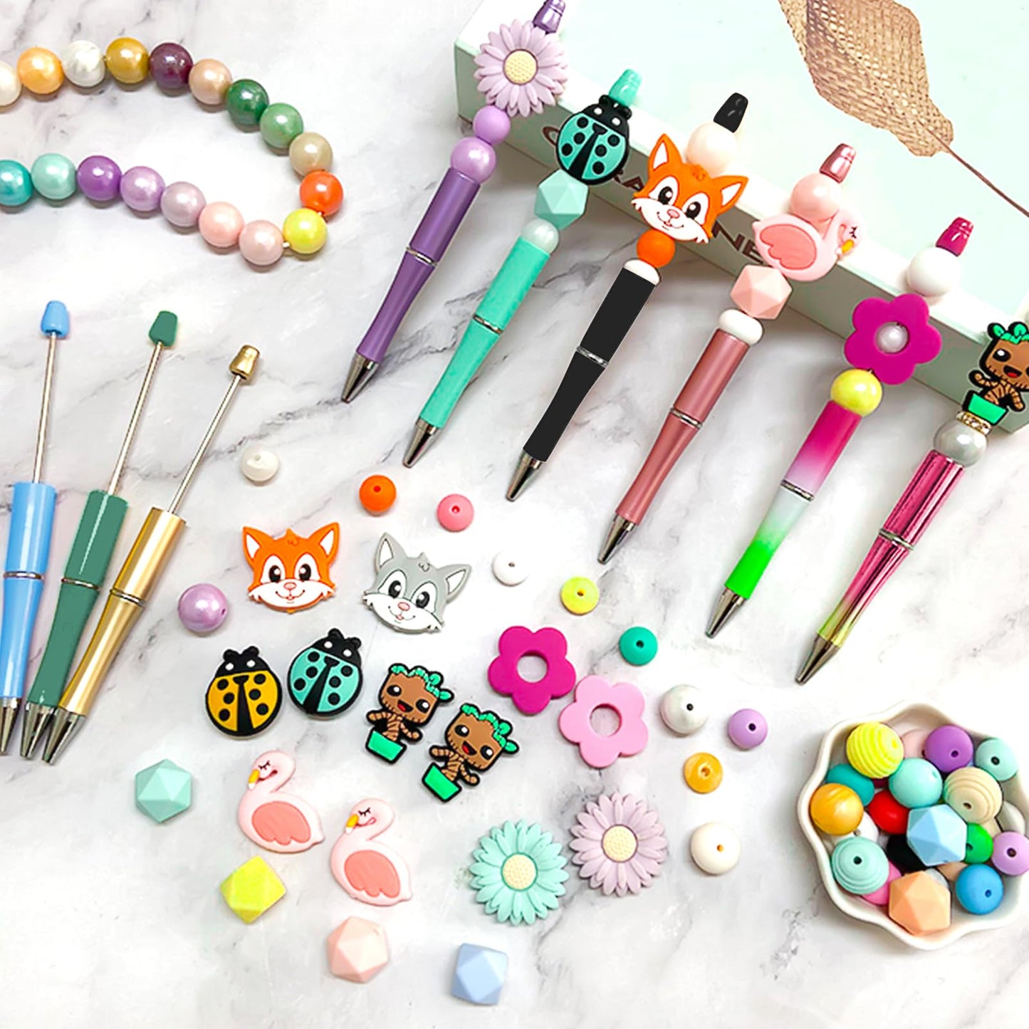 100 PCS Beadable Pens Kit, Plastic DIY Bead Pens Bead Pen Kit Ballpoint Pen, Beaded Pen Bulk Black Ink Ballpoint Pen for Women Student School Office Supplies