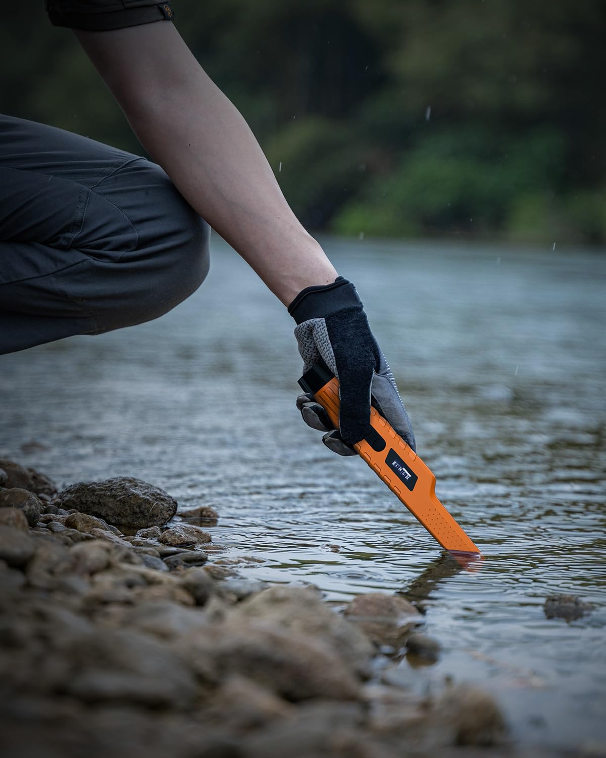 Hazlewolke Rechargeable Metal Detector Pinpointer for Adults & Kids, Fully Waterproof, OLED Screen, One-Key Interference Elimination (Orange)