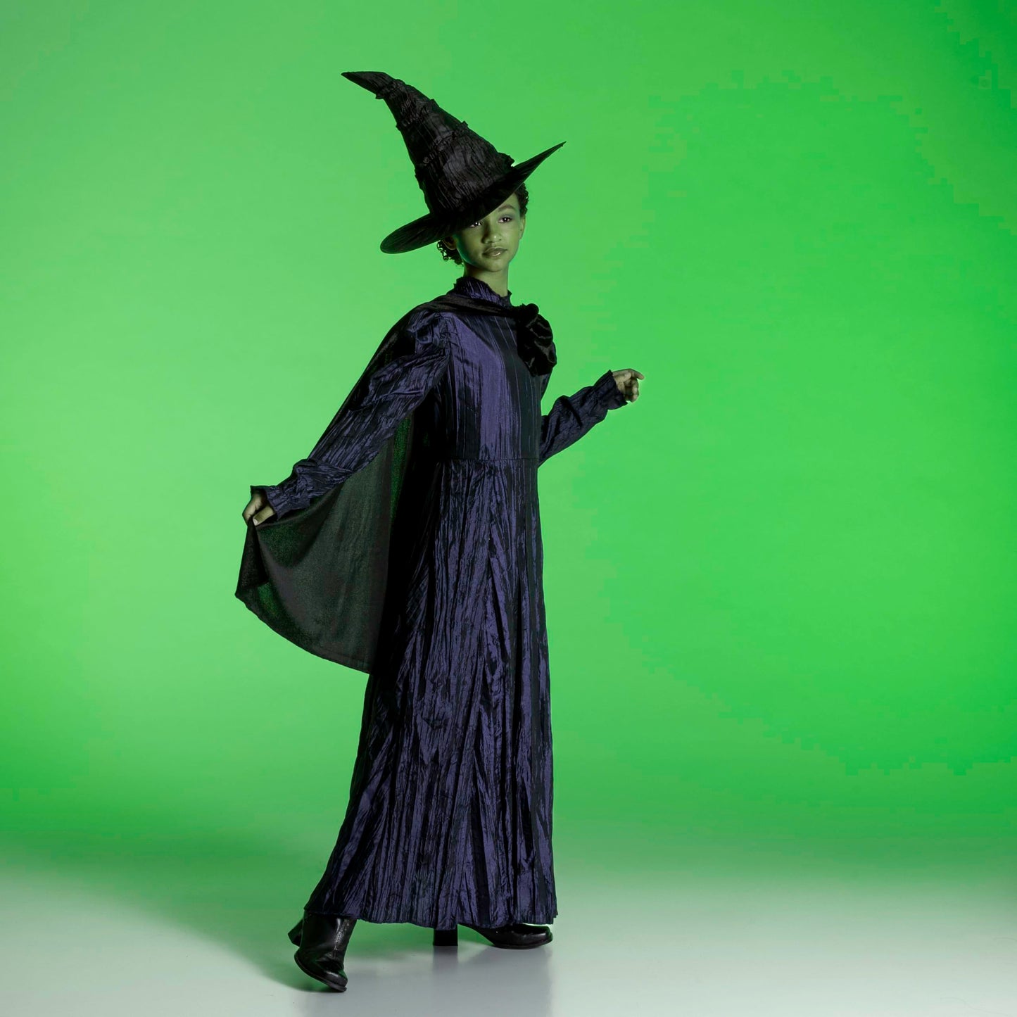 Wicked Elphaba Costume for Girls, Deluxe Official Wicked Elphaba Costume Cape and Hat, Kids Size (7-8)