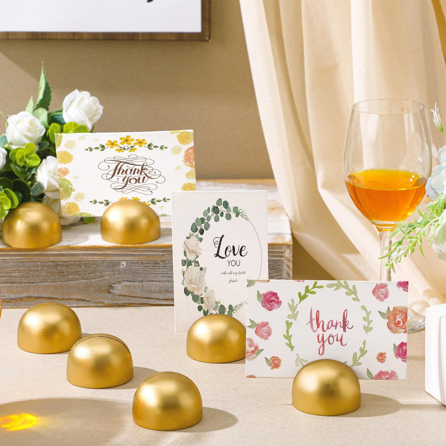 Geyoga 50 Pcs Table Number Holder Round Place Card Holders Wedding Table Number Stands Modern Place Card Stands Setting Clips for Funeral Wedding Reception Anniversary Birthday Party Banquet(Gold)