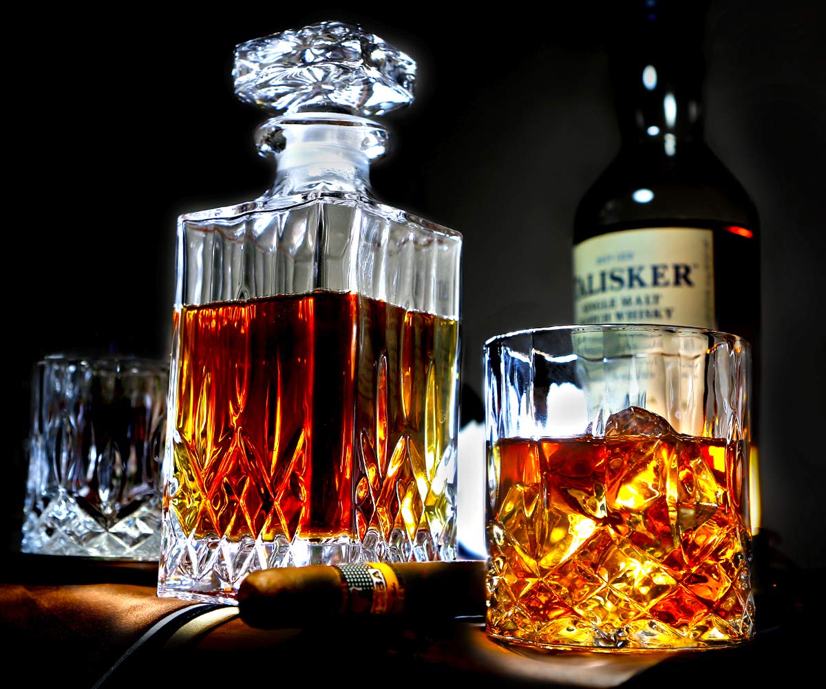 ELIDOMC 5PC Italian Crafted Crystal Whiskey Decanter & Whiskey Glasses Set, Crystal Decanter Set With 4 Whiskey Glasses, Whiskey Decanter Sets for Men.