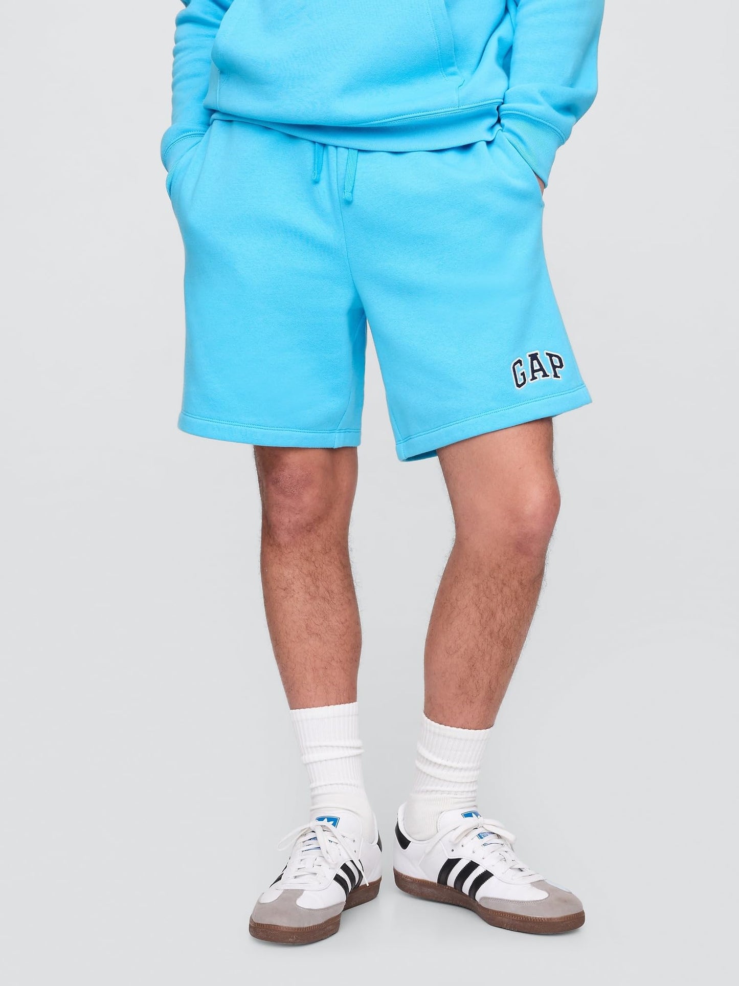 GAP Men's Heritage Logo Short, Aquarius, Large