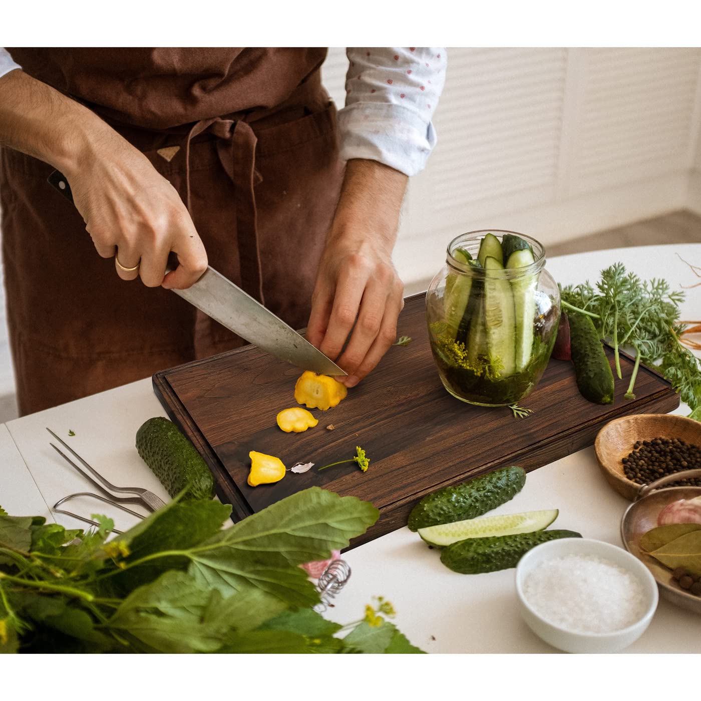 MAGIGO 17 x 11 Inches Rectangle Walnut Wood Cutting Board for Kitchen, Wooden Chopping Board with Juice Grooves