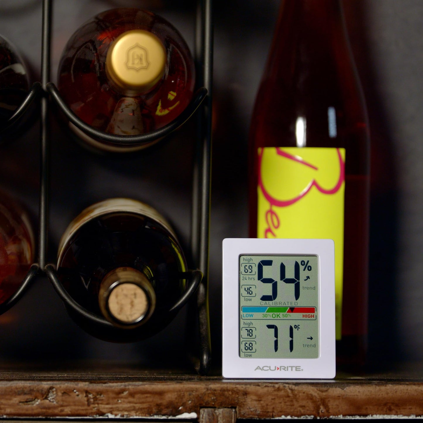 AcuRite 01083M Pro Accuracy Temperature and Humidity Monitor