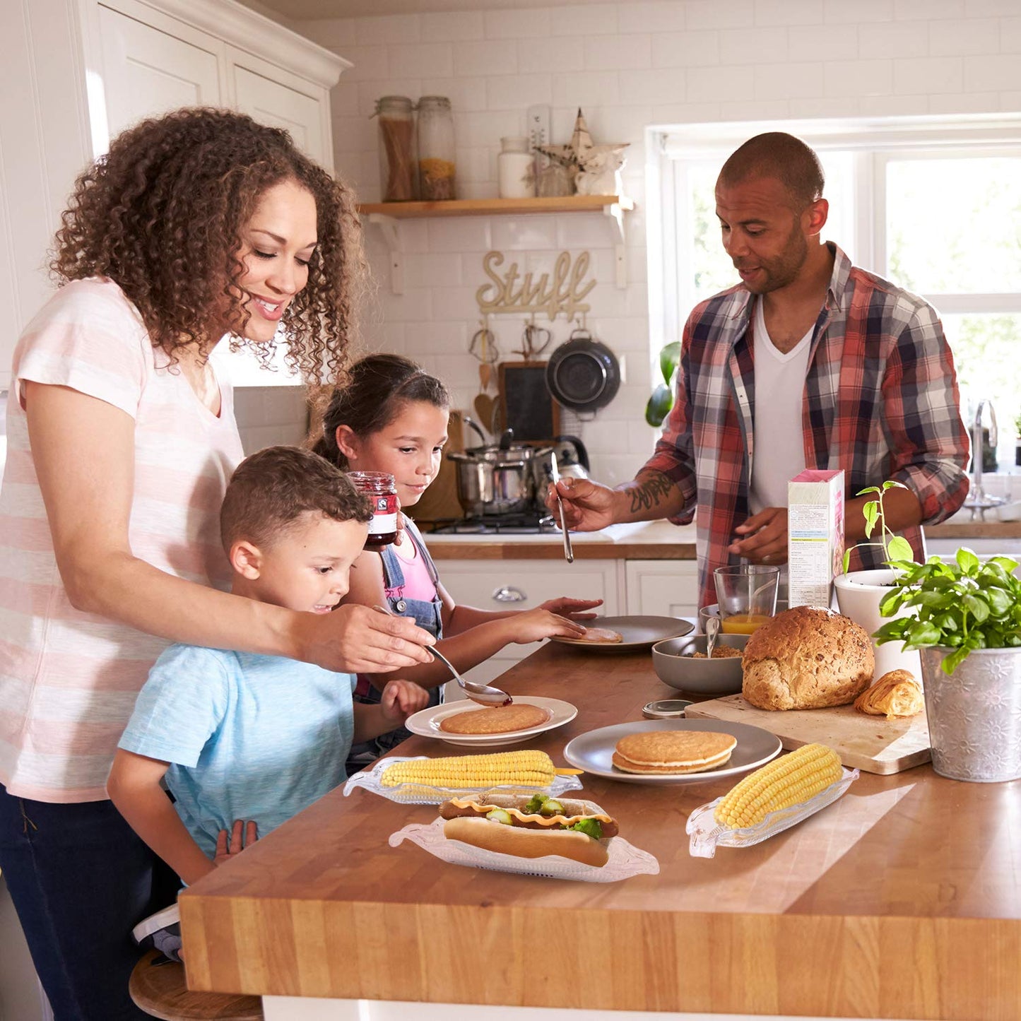 9 Pcs Corn Trays with 20 Pcs Corn Holders on The Cob Skewers Transparent Plastic Corn Dishes Corn Holders Cob Dinner for Sweet Butter Corn