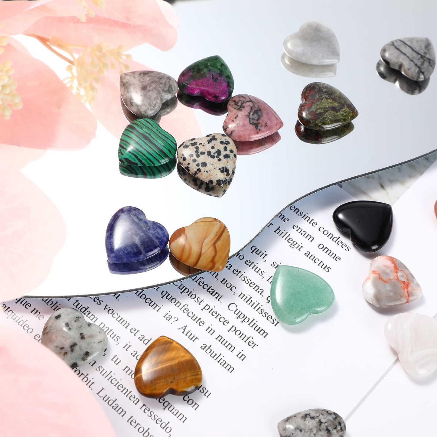 Nuenen 200 Pieces Valentine Heart Shaped Crystal Bulk 0. 8 Inch Worry Stones Valentine Mother's Day Gift Crystals Love Gemstones Heart Pocket Palm Romantic for Women Men Balancing Meditation