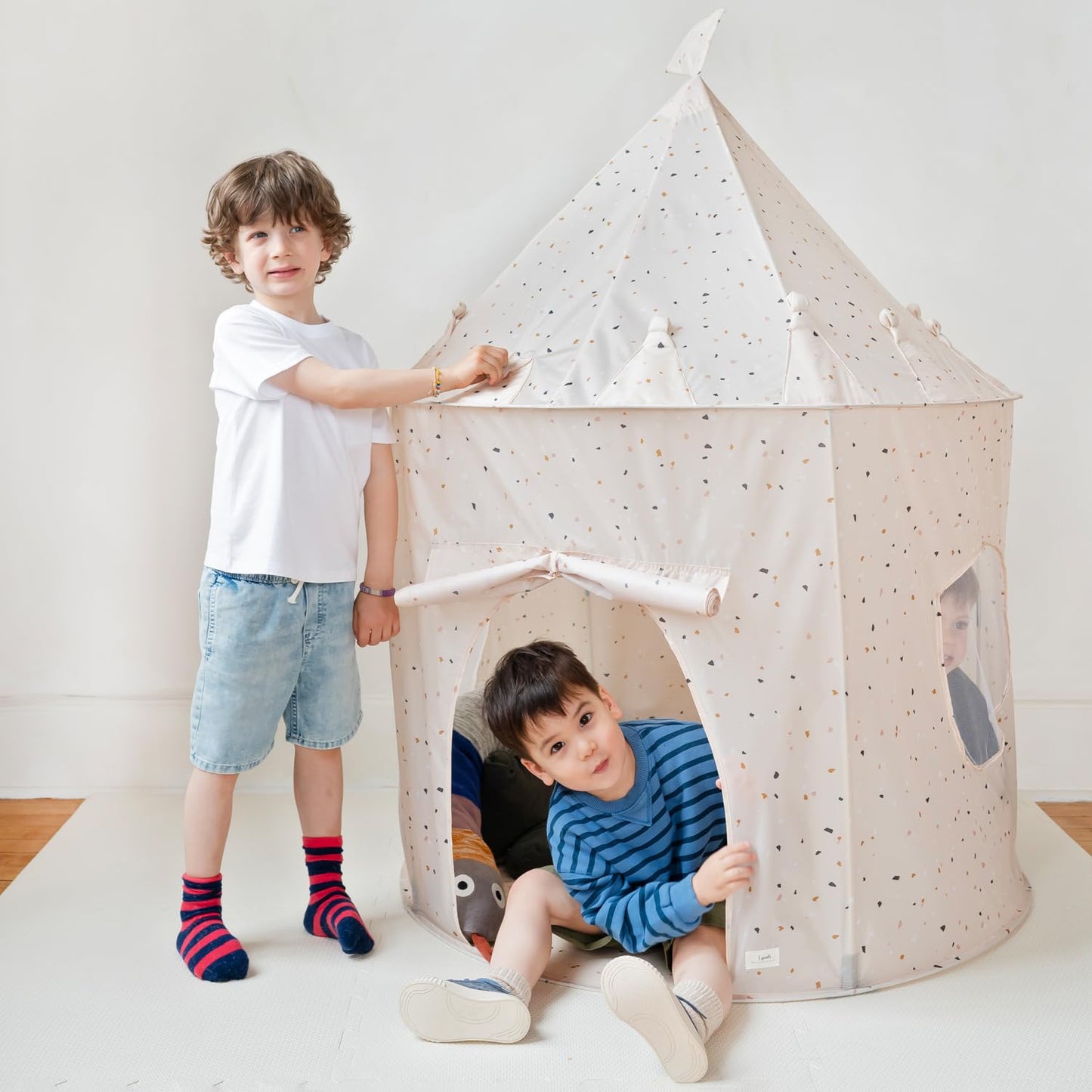 3 Sprouts Kids Play Tent - Sustainable Recycled Fabric – Fun Spacious Childs Playhouse for Indoor Games for Boys & Girls - Durable Fort Pop Up House for Toddlers & Children Age 3-10 - Terrazzo Beige