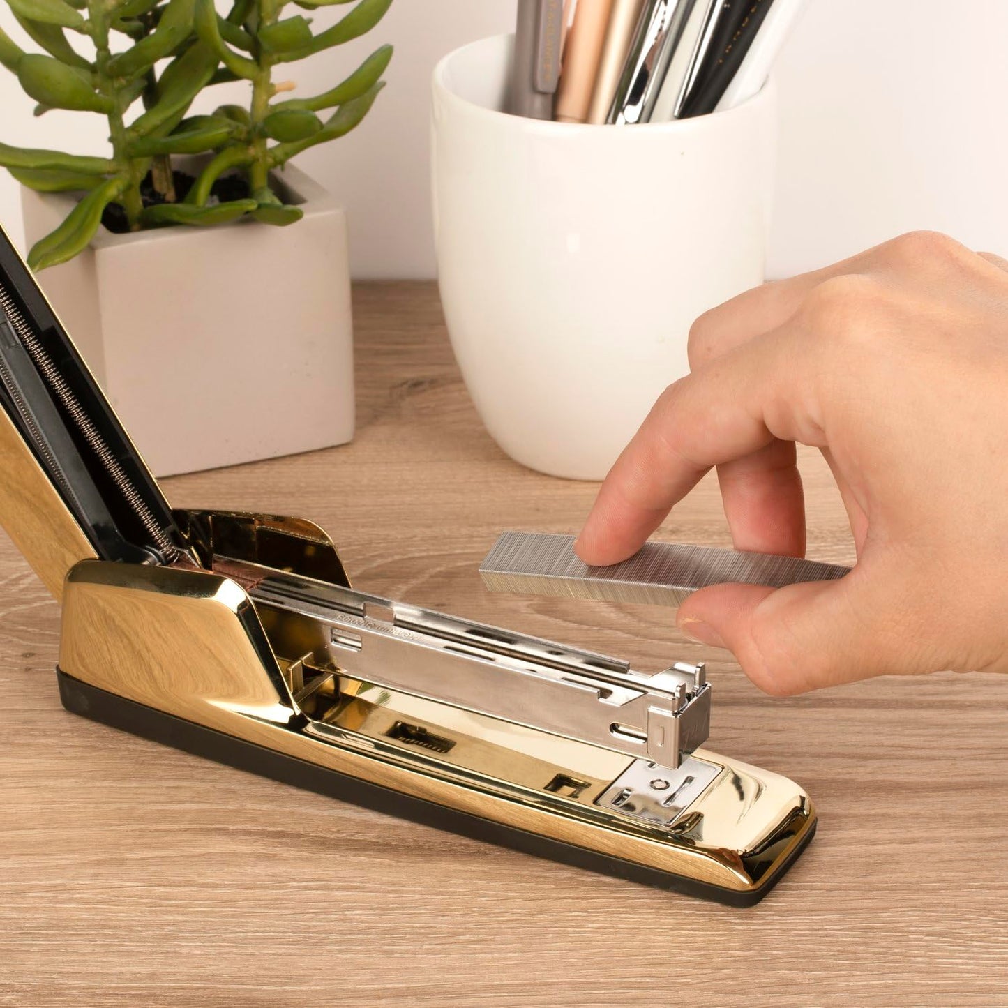 Swingline Stapler, 747, Manual, 25 Sheets Capacity, Business, Desktop, Gold Metallic (S7074721AZ)