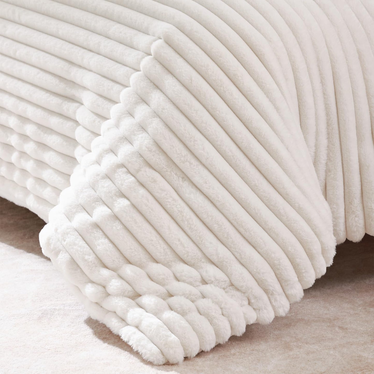 YIKUSH Fluffy Queen Comforter Set 3 Pieces - Cream White Fleece Fluffy Comforter Queen Set, Luxury Fuzzy Queen Bed Set, Soft & Warm Bed Comforter Queen with 2 Pillow Cases