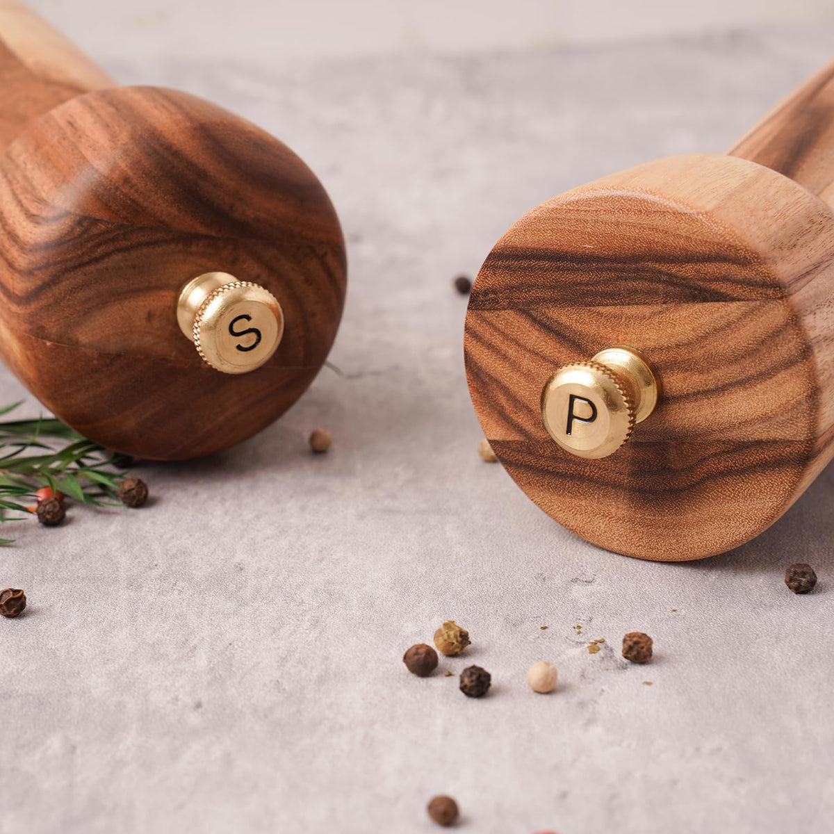 DeroTeno Salt and Pepper Mill Set with Tray, Adjustable Ceramic Grinder Salt Mill, Stainless Steel Grinder Pepper Mill, Acacia Wood, 20.5 cm/ 8 Inch Height, Bottom Dia 6 cm /2.36 inch