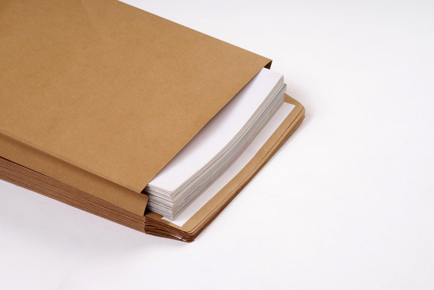 Tanshuqin 9.4" x 13.2" Expandable Envelopes Large Kraft Envelopes Anti Tear Catalog Envelopes Peel and Seal for Home Office Business Storage and Organizing, Photos, Documents (25 PCS)