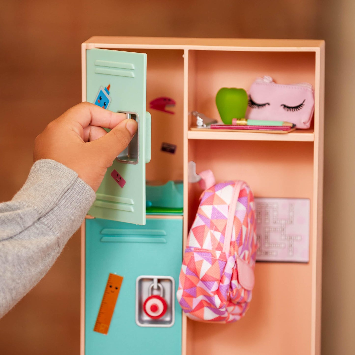 Our Generation – 18-inch Doll Accessories – School Locker – Classroom Supplies – Pretend Play – Kids Ages 3 And Up – Classroom Cool Locker Set