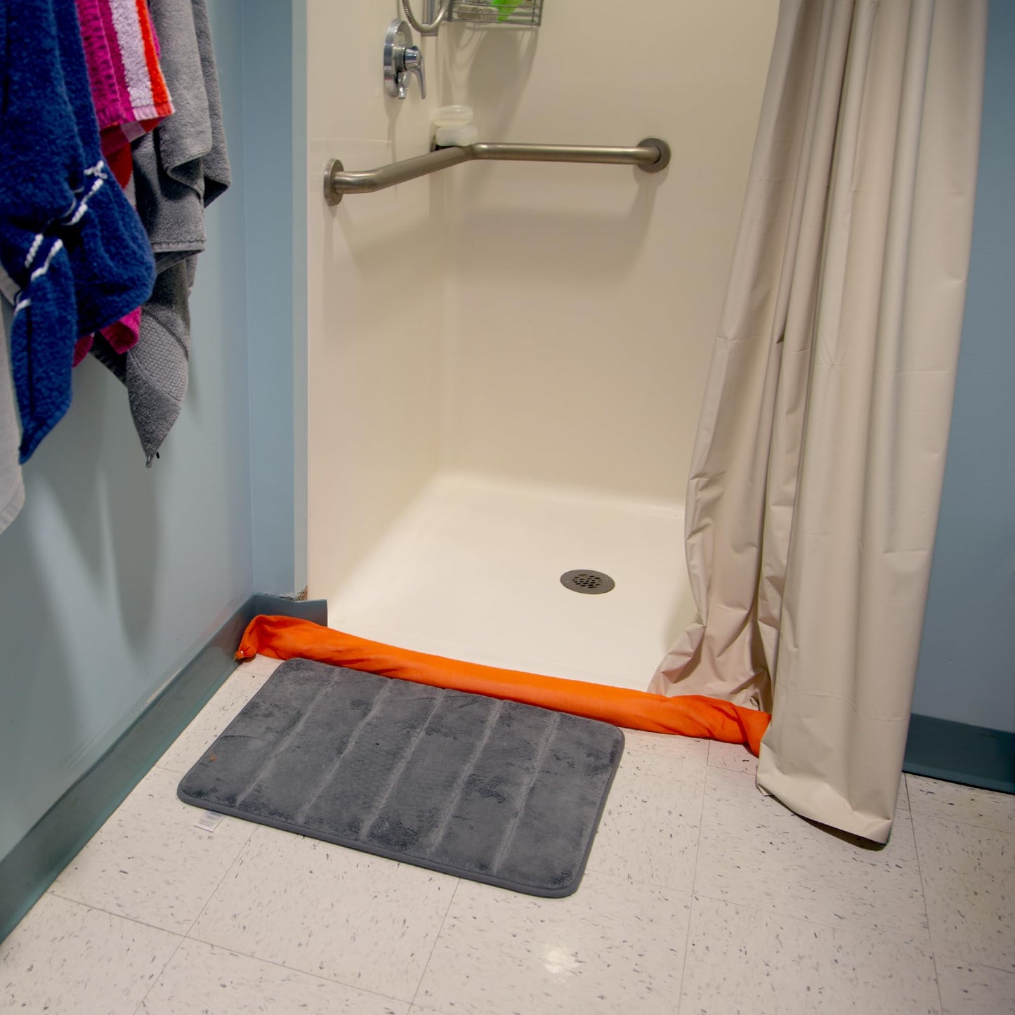 Quick Dam Indoor Water Dams – 5 Pack, 4ft Barriers for Leak and Spill Control – Absorbs Water on Contact – Expands to 2.5” Height – Ideal for Basements, Appliances, Doorways, and More