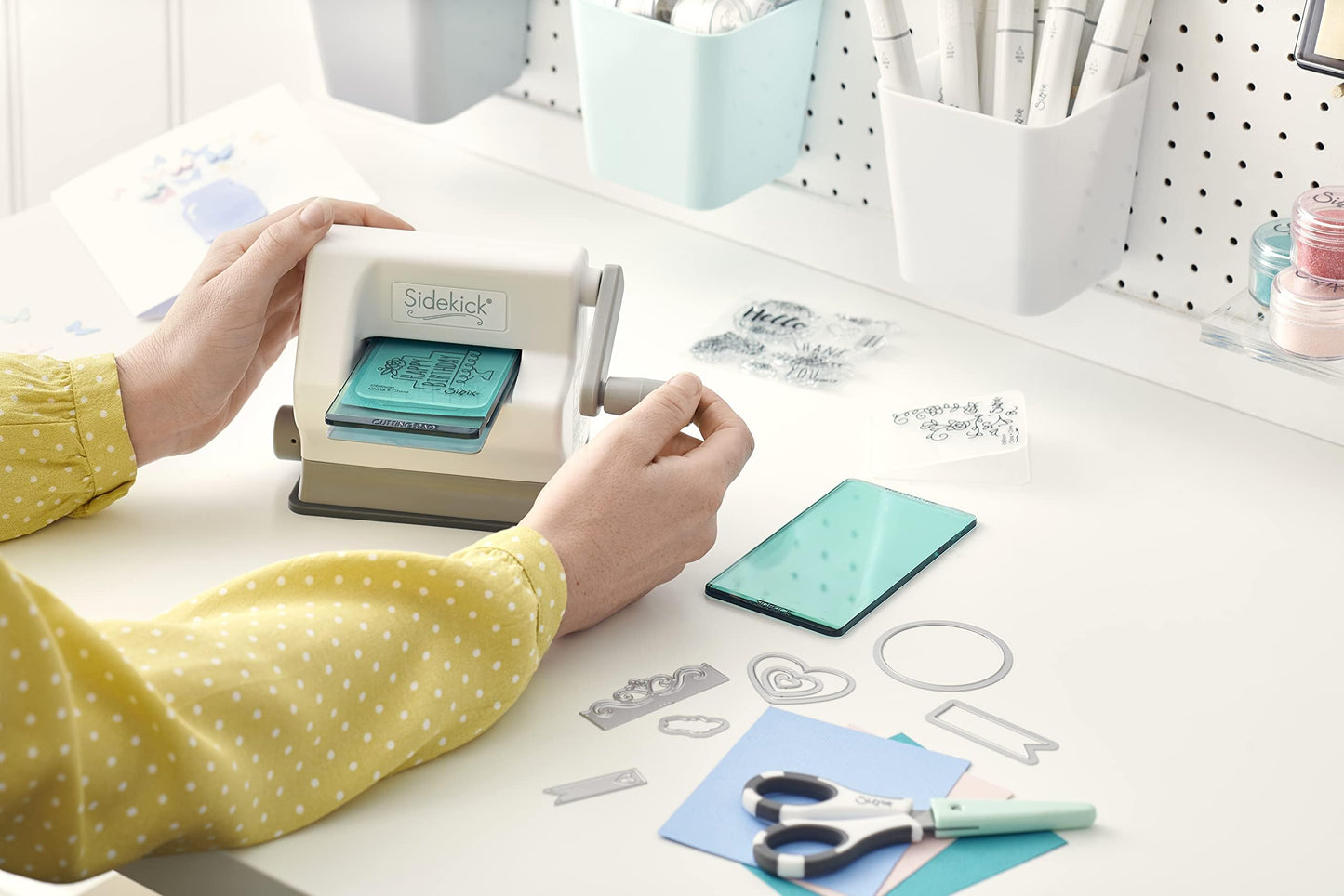 Sizzix 661770 Sidekick Starter Kit - White and Gray with Aqua Cutting Plates, Embossing Pad, Embossing Folders, Dies and Stamps-Item, White/Gray, 6.35 cm" Opening