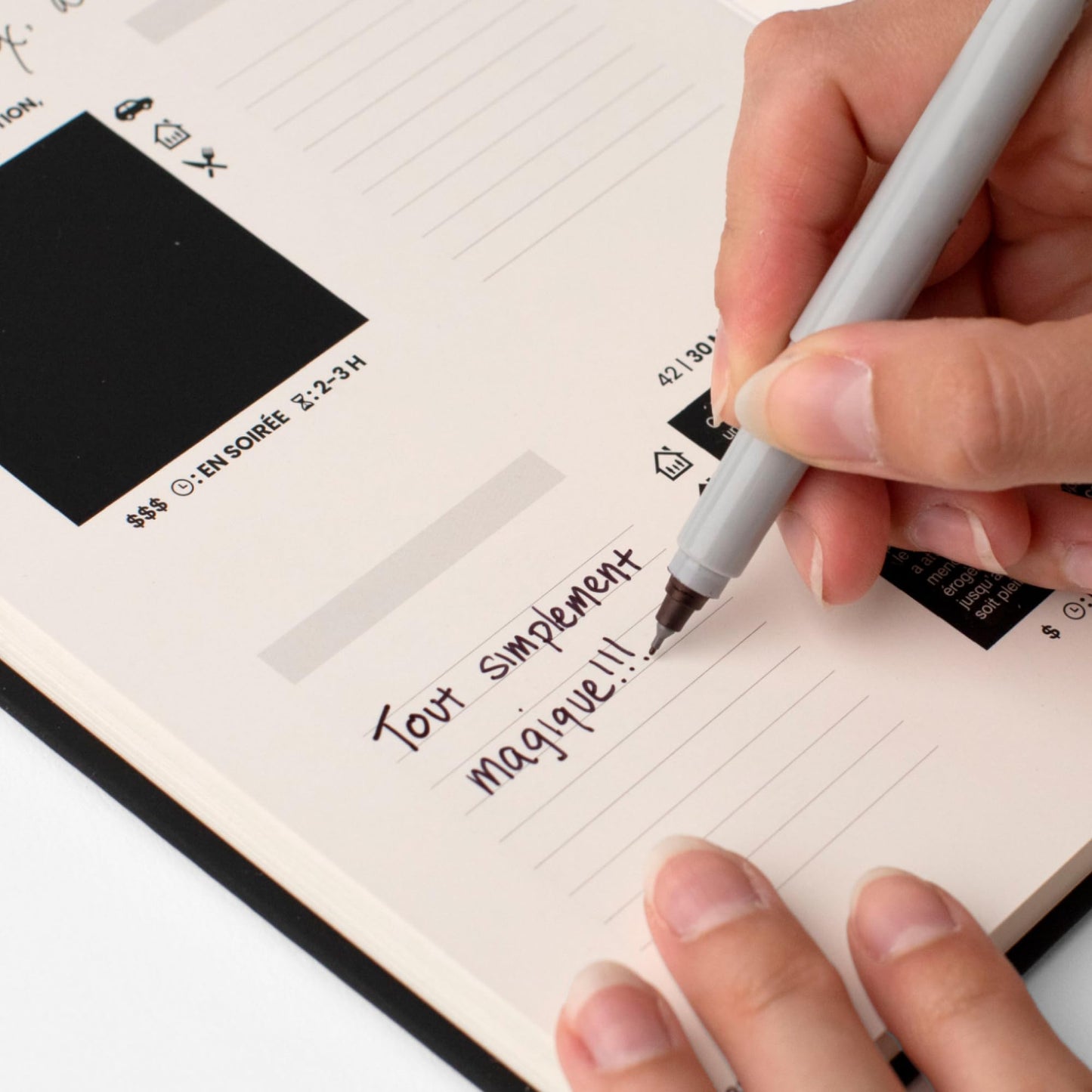 50 idées de Dates intimes Pour Couples - en FRANÇAIS. Le Livre Original Au lit par The Adventure Challenge. Défis uniques à gratter. Jeux Pour Couples. Cadeau Mariage, Anniversaire ou St-Valentin