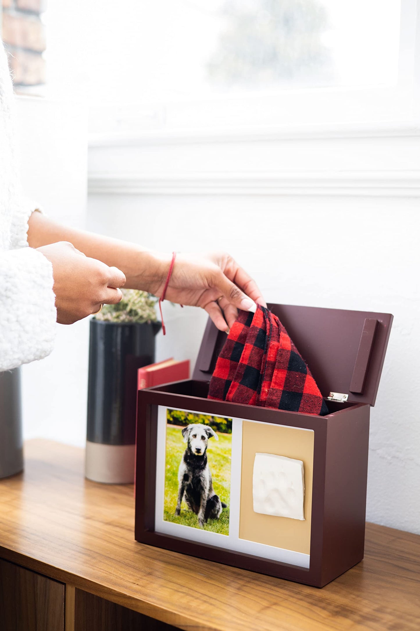 Pearhead Pet Memorial Photo Memory Box and Paw Print Kit, Dog or Cat Pawprint DIY Kit, Pet Urn or Keepsake Memory Box, Espresso
