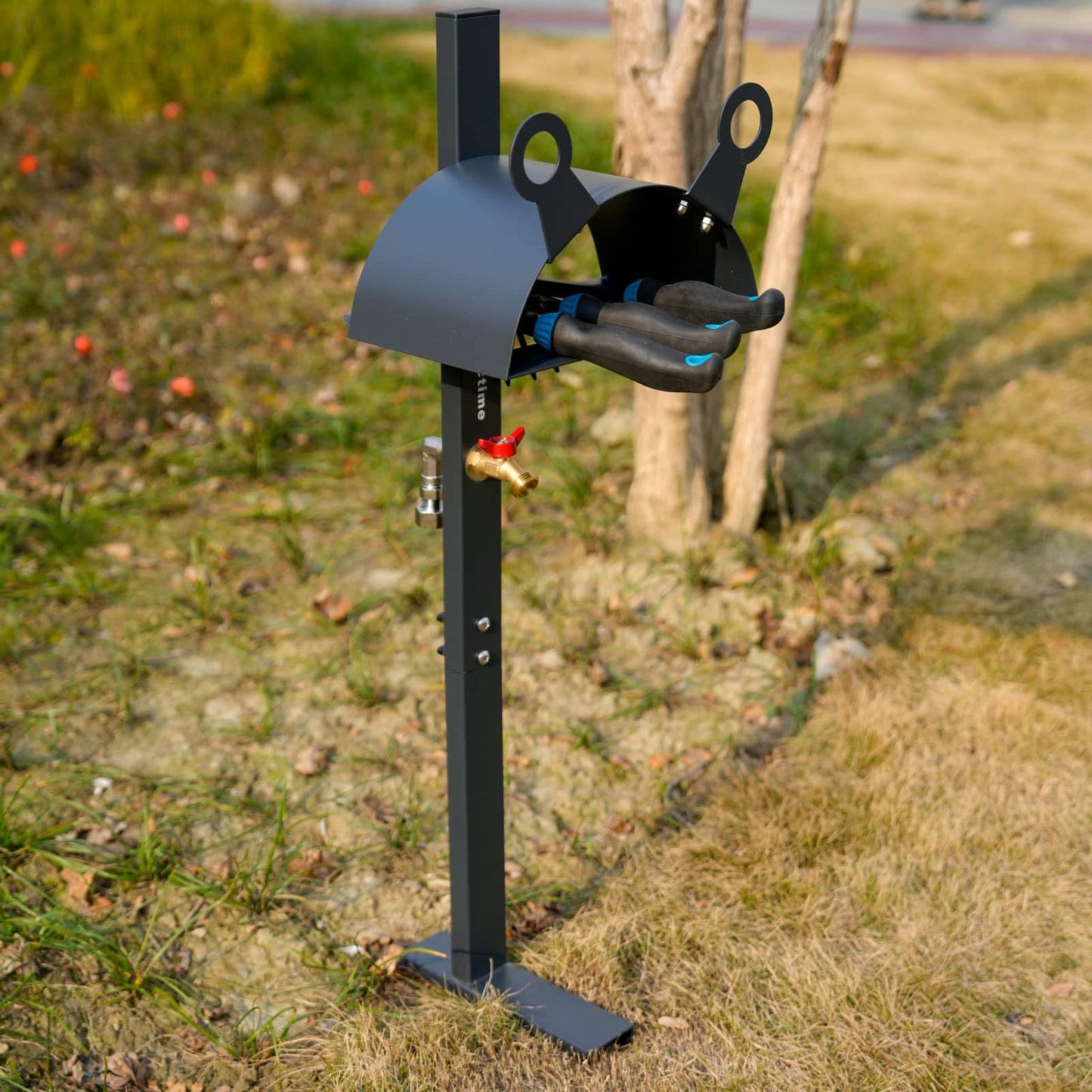 idyllictime Garden Hose Holder Freestanding for Outside With Tool Storage Heavy Duty 2MM Carbon Steel (Deep Grey, carbon steel)