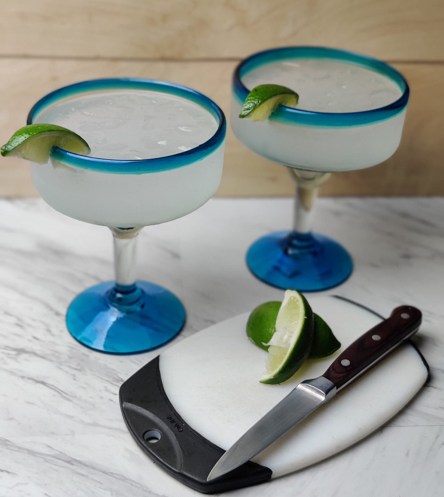 Dos Sueños Mexican Hand Blown Glass - Set of 4 Hand Blown Margarita Glasses (16 oz) with Aqua Blue Rims