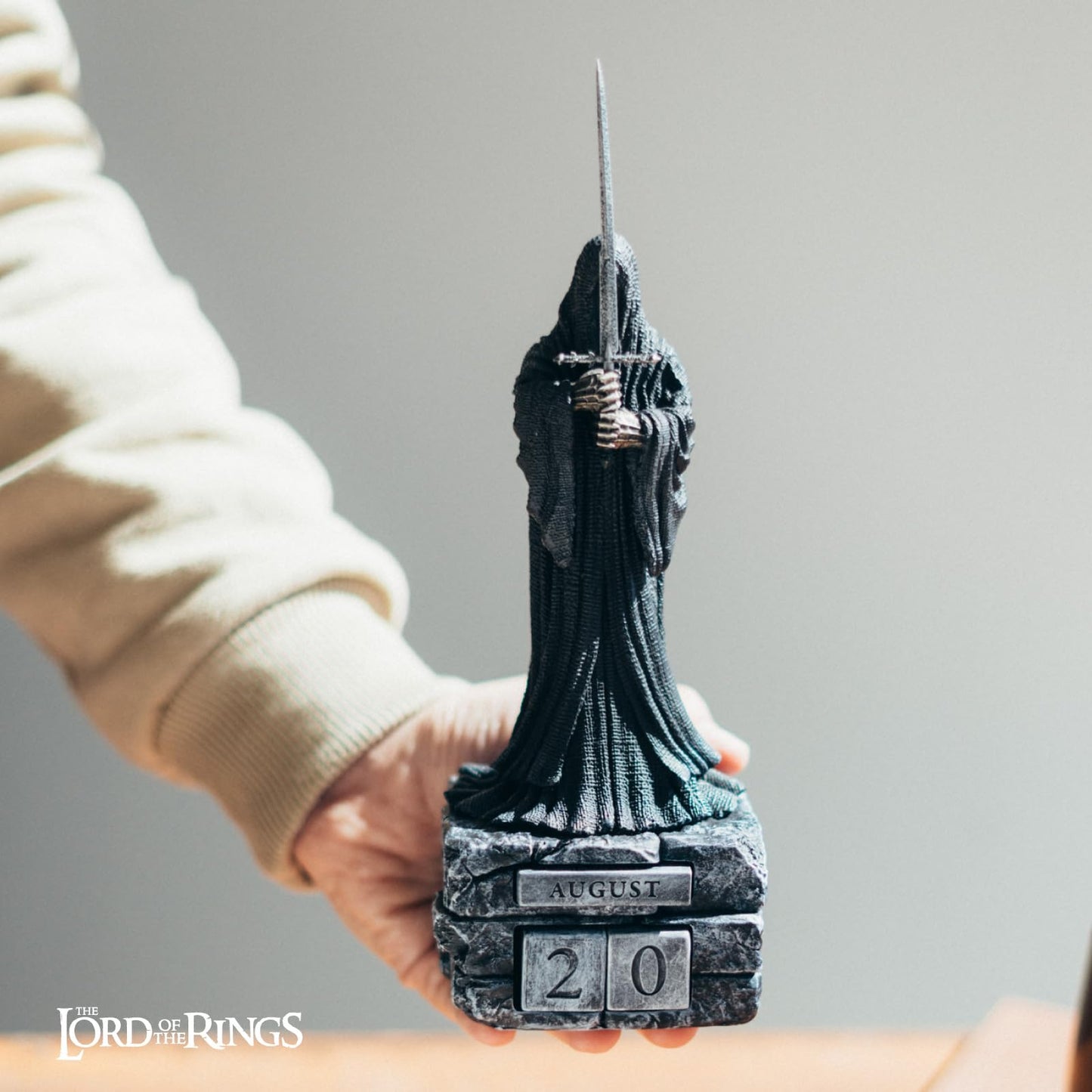 Grupo Erik: Lord of the Rings Calendar | Lord of the Rings Nazgul Table Calendar, Perpetual Calendar 9 x 9 x 23 cm, LOTR Gadget, Angmar Warlock King 3D Calendar
