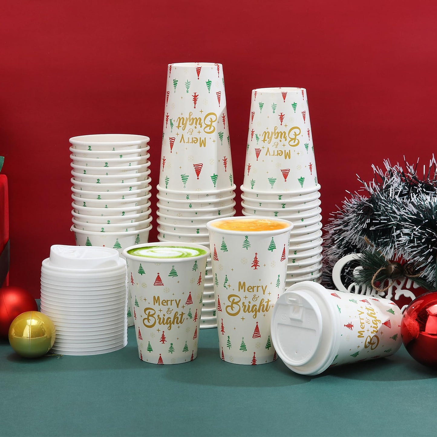 Tamone 100 PACK Christmas Cups 16OZ Disposable Coffee Cups with Lids Leak Proof, Green and Red Christmas Tree Design for Cold/Hot Coffee Beverage Chocolate Cocoa for Home Office