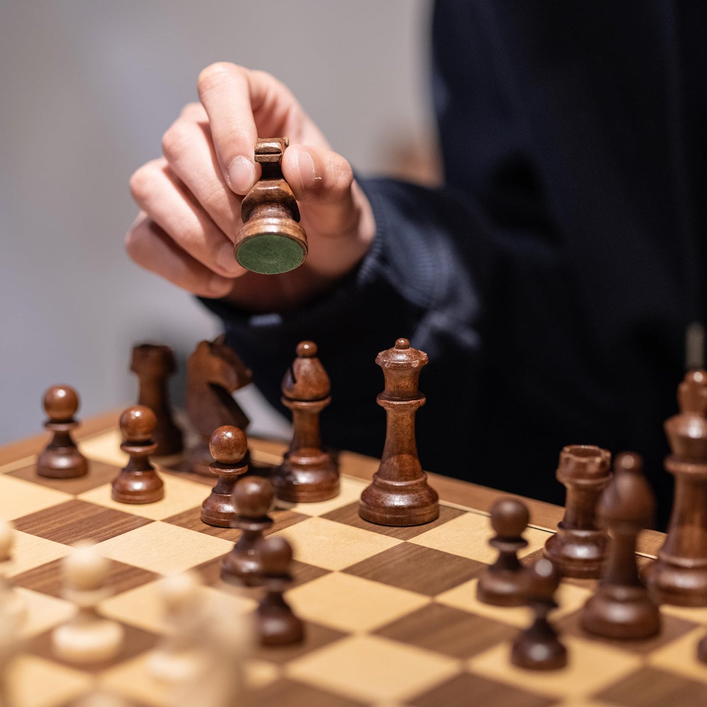 A&A 15" Magnetic Wooden Chess Set, Handmade 3" King Height German Knight Staunton Chess Pieces with 2 Extra Queen, Portable Travel Chess Set, Chess Game Sets