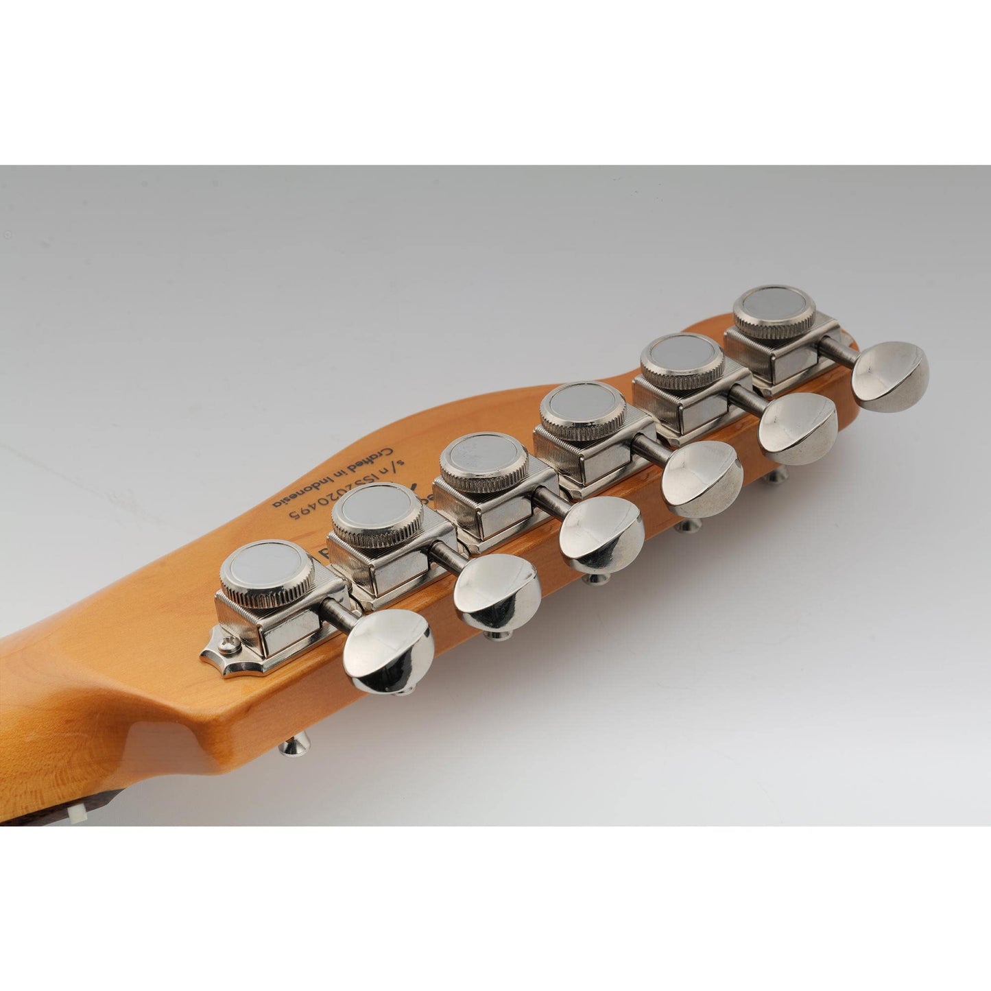 Musiclily Pro R15T 6-in-line 14:1 Ratio Semi Closed Vintage Hybrid Style Locking Machine Heads Tuners with Vintage Oval Button for Fender Squier Strat Tele Style Electric Guitar, Nickel