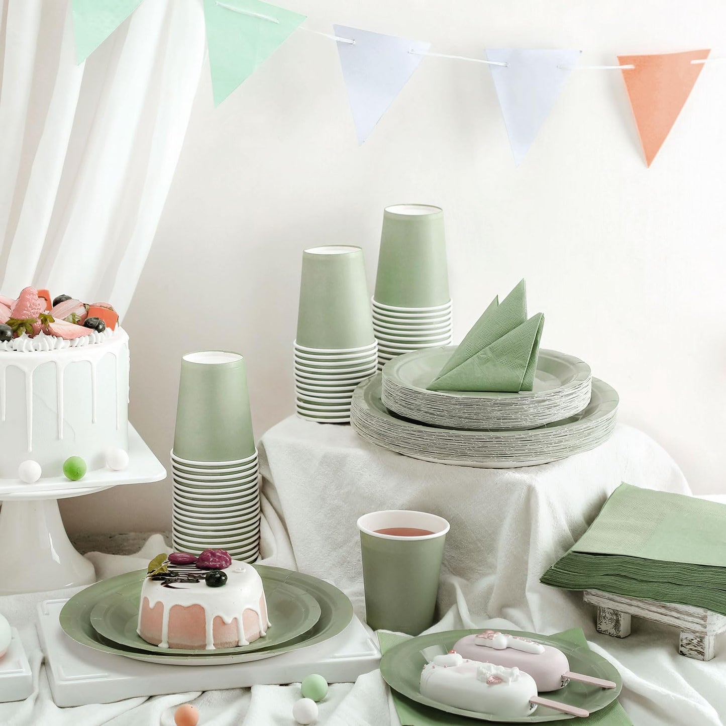 Dandat 200 Pcs Sage Green Paper Plates and Napkins Set, Disposable Dinnerware Includes 7'' & 9'' Paper Plates, Cups, Napkins for Birthday, Baby Shower, Wedding Party(Sage Green)