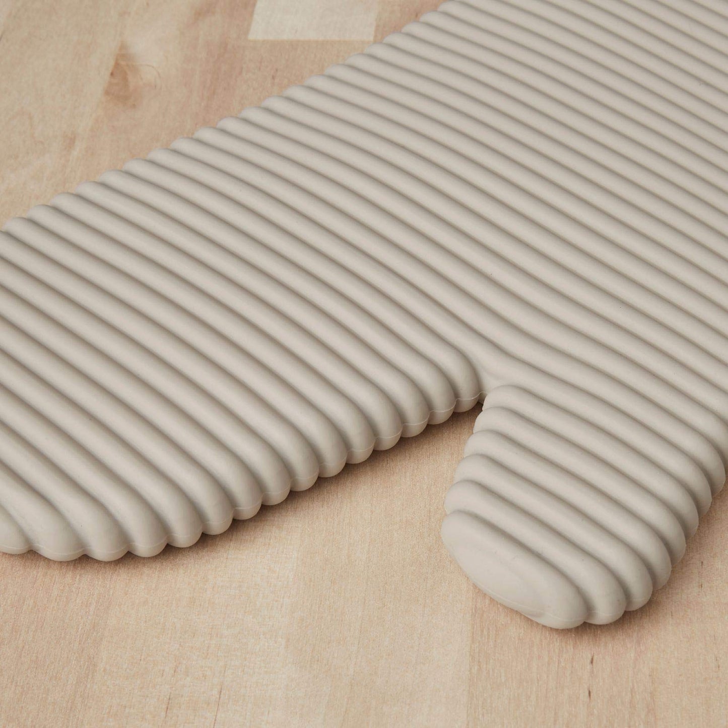 KITCHENAID Ribbed Soft Silicone Oven Mitt 2-Pack Set, Milkshake Tan, 7.5"x13"