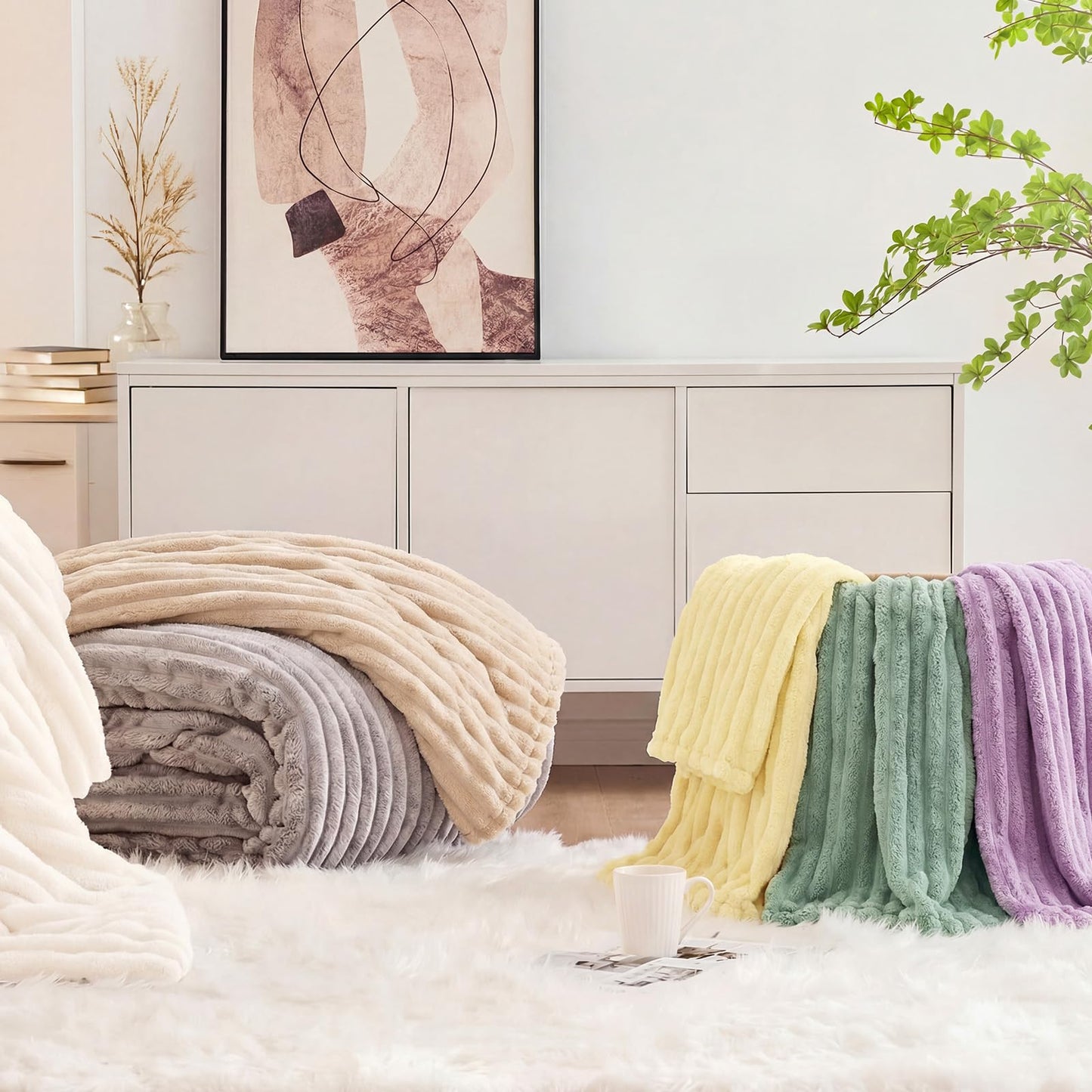 Sasttie Fluffy Comforter Set Queen 3 Pieces - Super Soft & Fuzzy Cream White Comforter Set for Winter Warm Fleece Bedding, 1 Luxury Heavy Faux Fur Down Alternative Comforter with 2 Pillow Cases