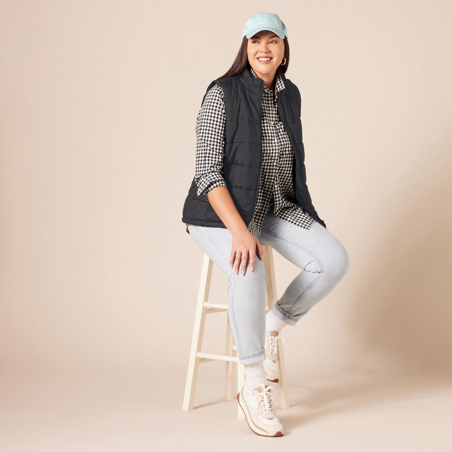 Amazon Essentials Women's Mid-Weight Puffer Vest, Black, Large