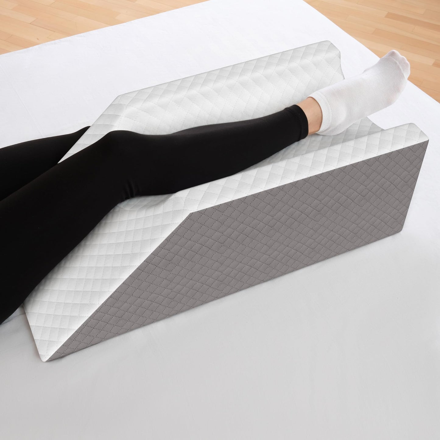 Kӧlbs Single Leg Elevation Pillow | Post Surgery Leg Pillow | Stylish Chic Jacquard Cover | Wedge Pillow for Sleeping | Ankle Knee and Leg Support Pillow for Injury After Surgery