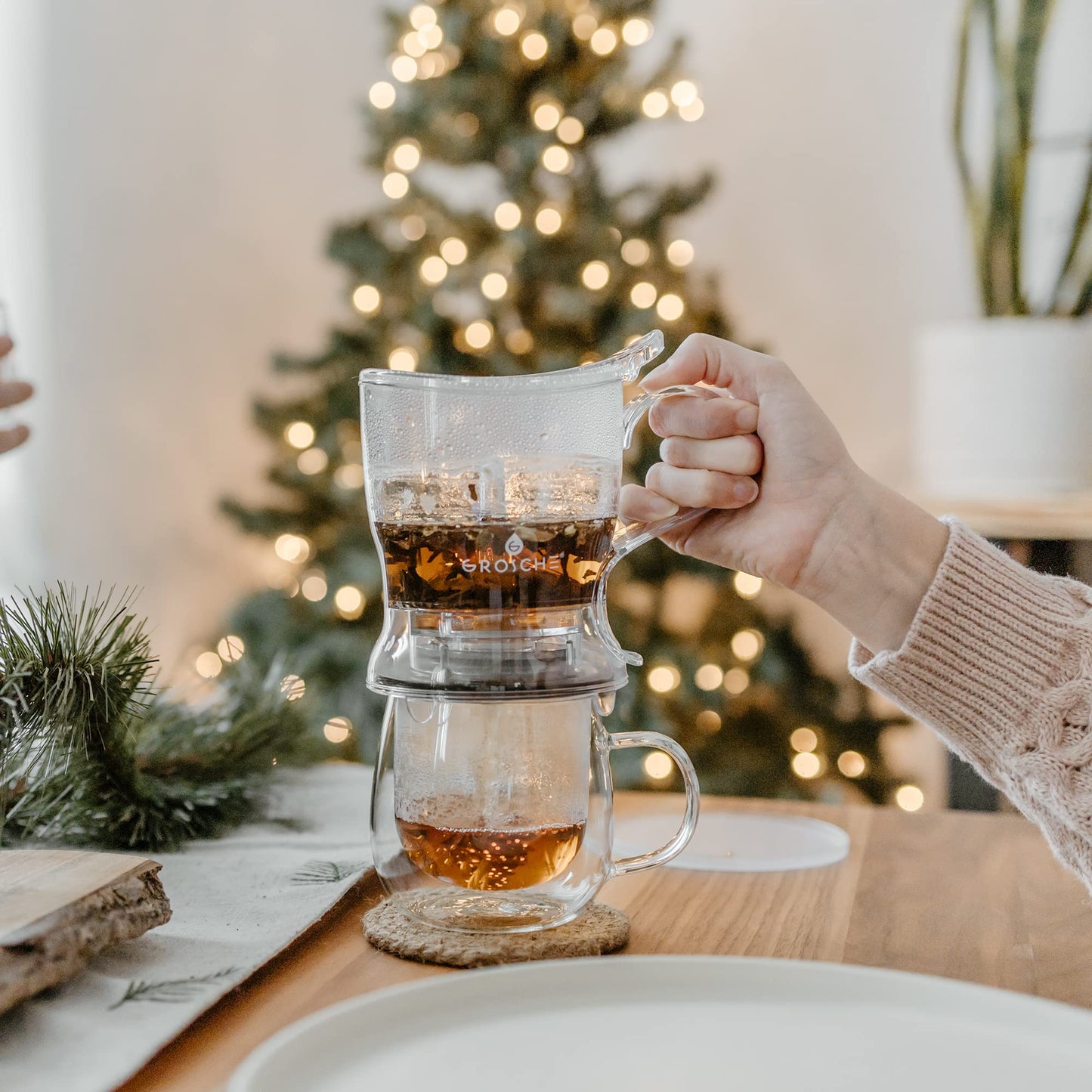 GROSCHE Aberdeen Tea Steeper with Coaster, Loose Leaf Tea Maker Strainer, Teapot, Tea Infuser, Pour Clean Steeper, Food Safe Tritan, BPA PFAS Free. Canadian Brand! 34 fl. oz 1000mL Capacity, Clear