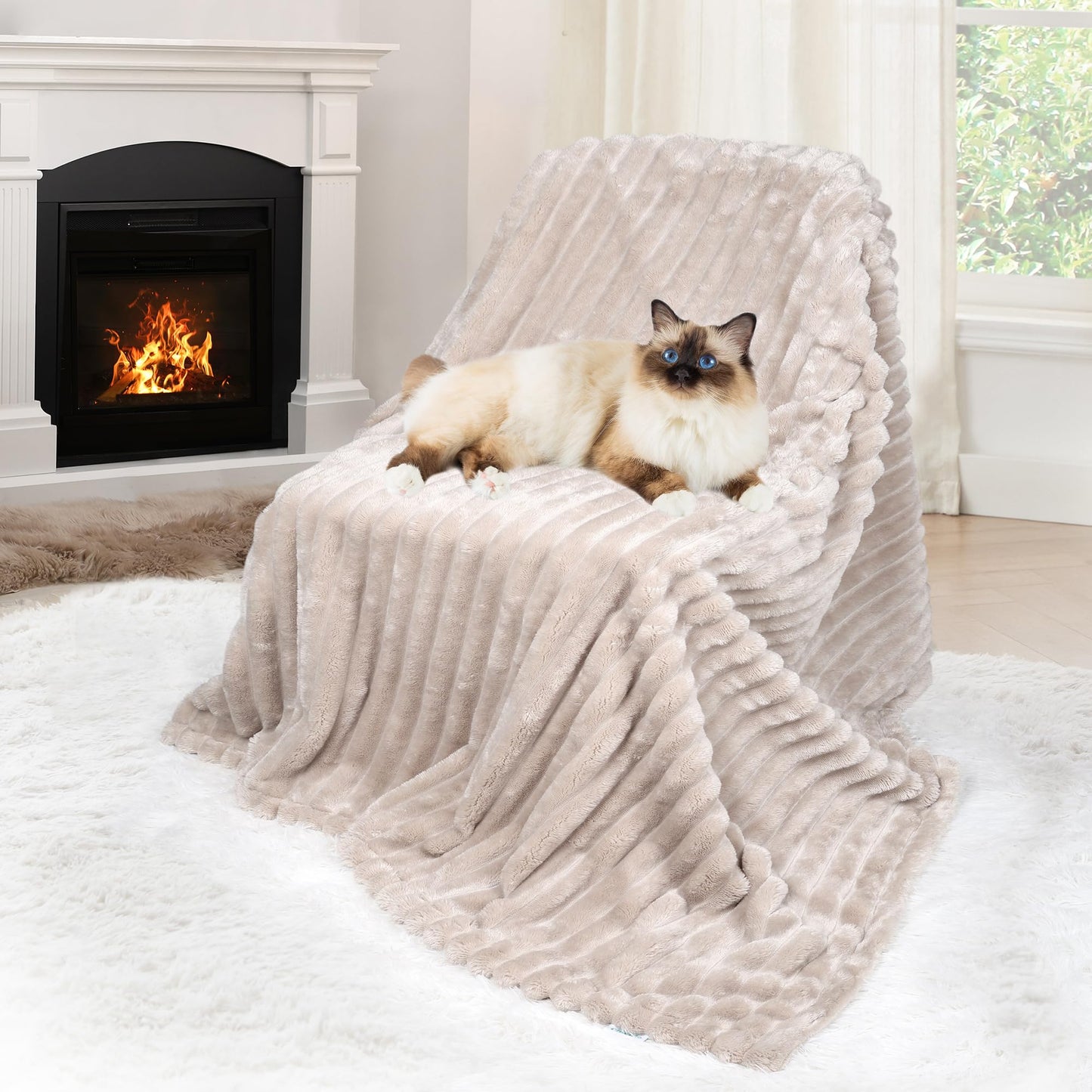 ZAKAPAWS Chicute Waterproof Dog Blanket, Soft Fleece Blanket for Couch Protector, Reversible Pet Blankets Furniture Protector Cover for Small Medium Large Dogs Cats (Line, 30"x40")