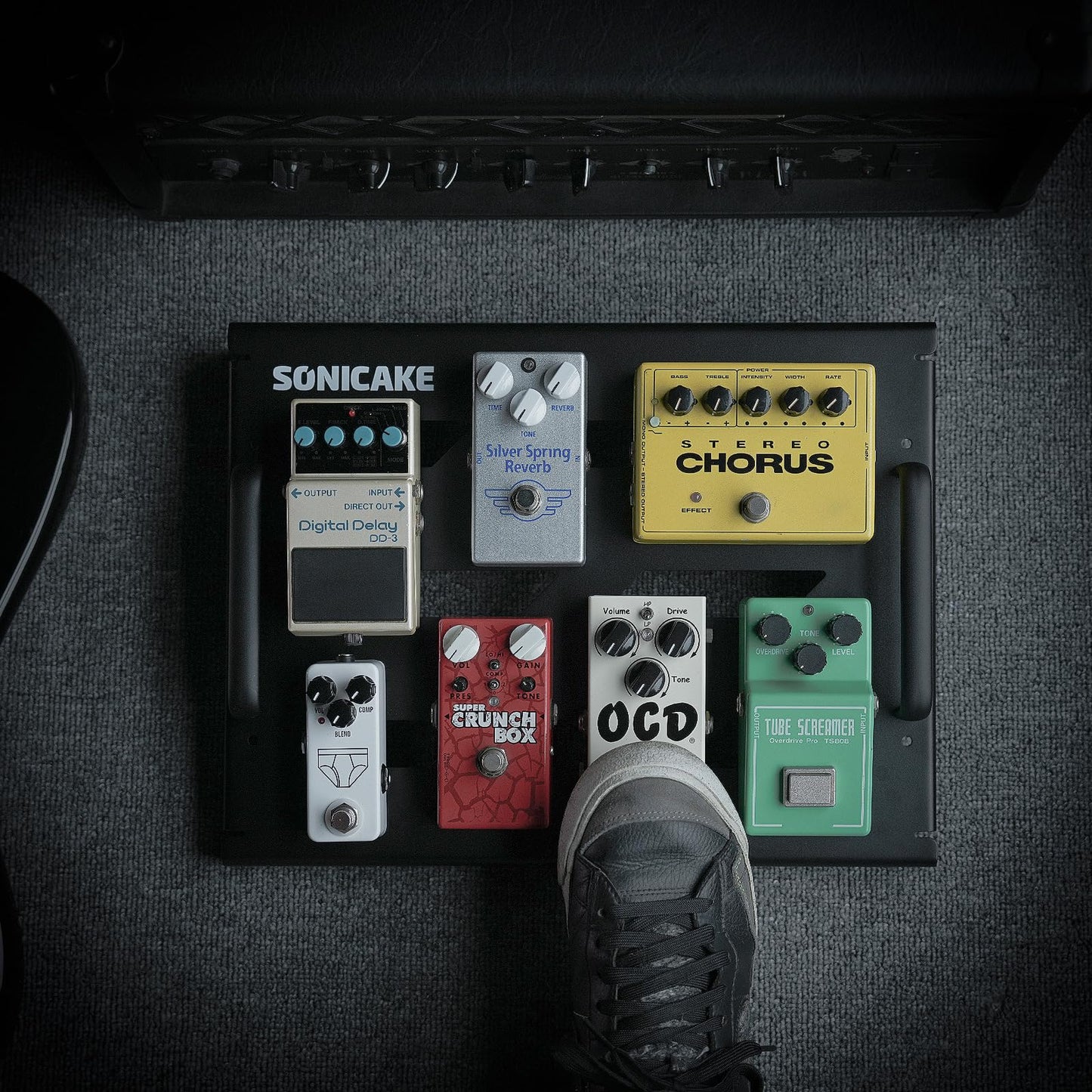 SONICAKE QPB-20 Mini Aluminium Guitar Pedalboard Pedal Board for Guitar Effects 38 x 29 x 6.5 cm with Pedals Ribbon and Black Ties