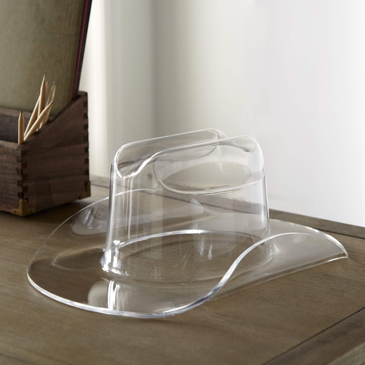 Huang Acrylic Large Clear Cowboy Hat | Perfect for Home Decor, Chips and Dip, Ice Bucket/Cooler, Fruit Bowl, Flower Vase, & More | Durable Construction, Easy to Clean