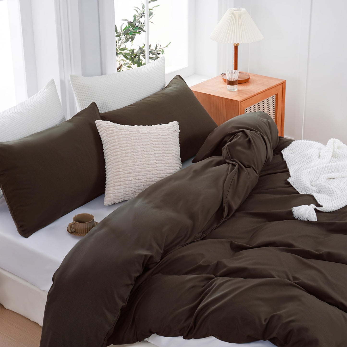 YHJWW Brown Duvet Cover Set Ultra Soft and Comfy 3 Piece Comforter Covers Bedding Set Includes 2 Pillowcases and 1 Duvet-Cover with Zipper (Queen 90"x90", No Comforter)
