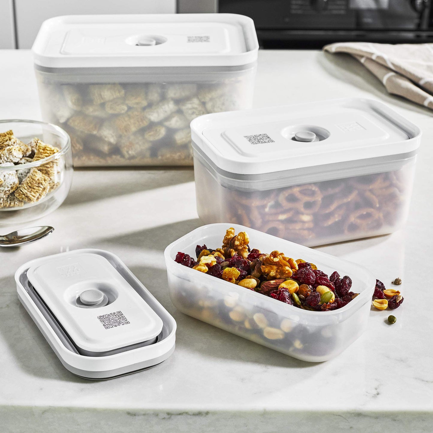 ZWILLING Fresh & Save Vacuum Sealer Large Airtight Food Storage Container, Meal Prep Container, Food Saver, BPA Free, 3-pc