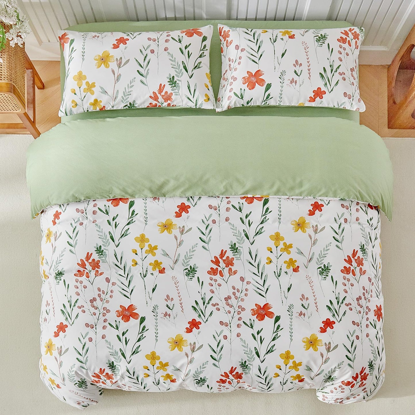 Duvet Cover Queen, Floral Duvet Cover, 3 Piece Breathable Queen Duvet Cover Set with Zipper Closure, 4 Corner Ties, (90x90 Inch, Green/White)