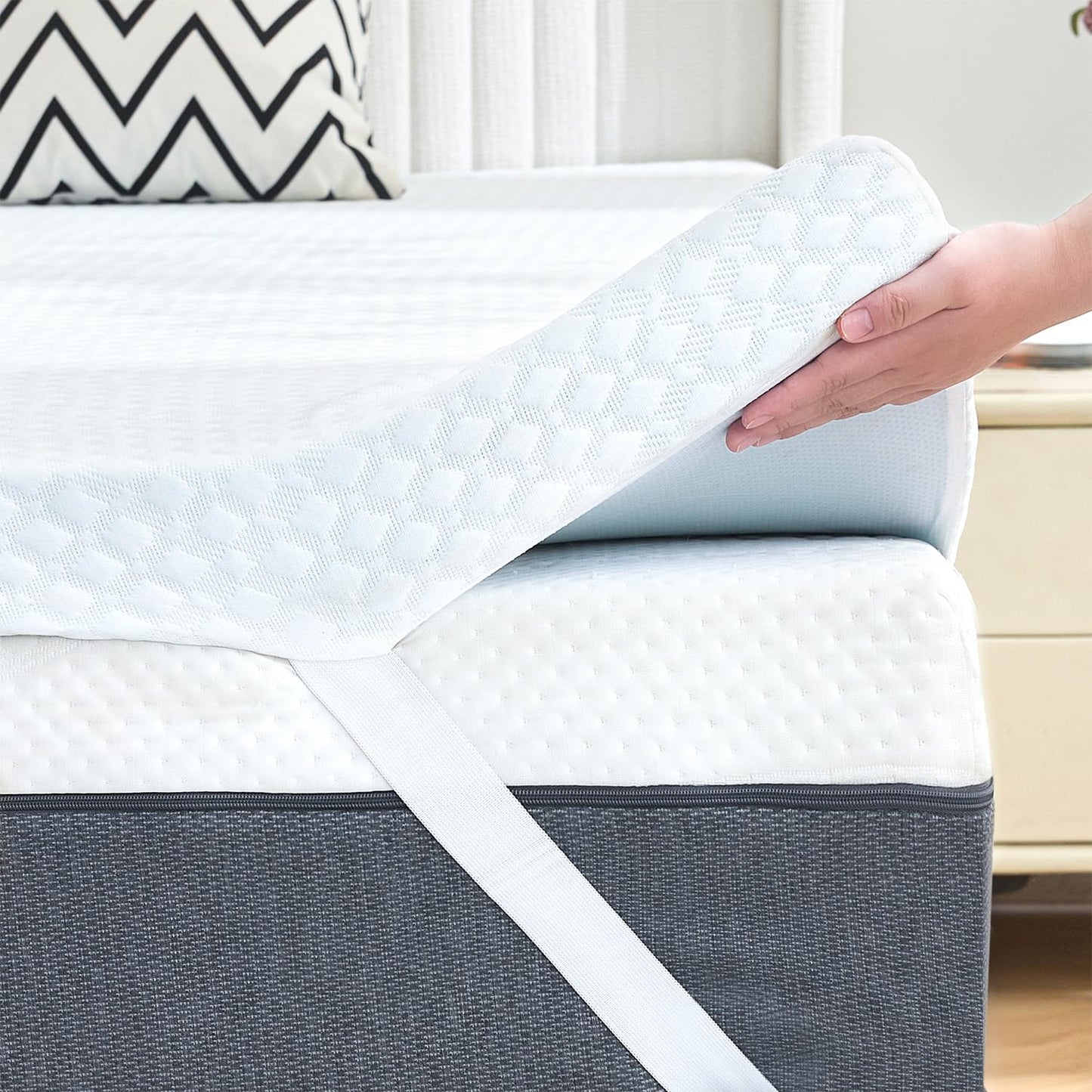 2 Inch Cooling Gel Memory Foam Mattress Topper Twin Size, Ventilated Slow Rebound Pad for Back Pain Relief, Bed Topper with Removable Soft Cover, CertiPUR-US Certified