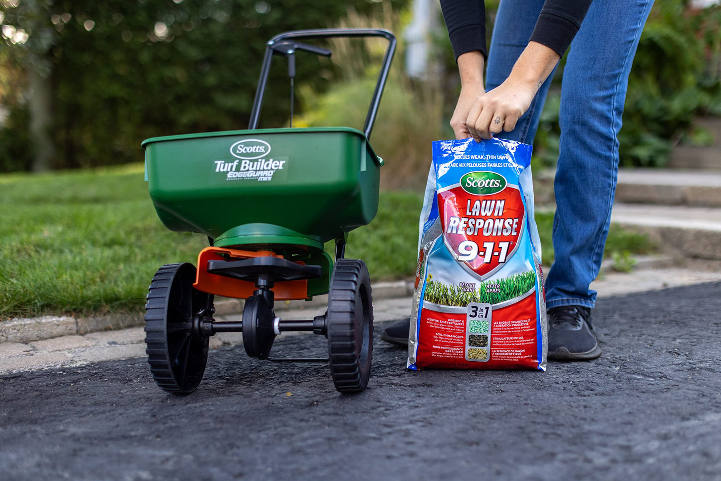 Scotts Lawn Response 9-1-1, 8kg (200 sq Meters / 2,150 sq feet Coverage) | Seed, Fertilizer & Soil Enhancer for Thick, Green Lawns | All-in-one Lawn Solution