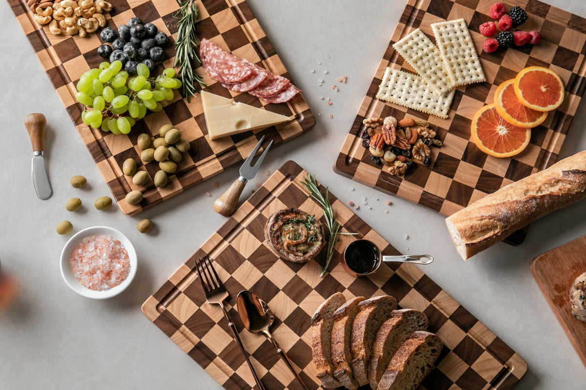 THETCHRY Cutting Boards for Kitchen, Checkered Cutting Board Upgraded, Acacia Wood Chopping Board with Juice Grooves & Handles, Large Butcher Block Serving Tray with Gift Box, 17" x 12" x 0.8"