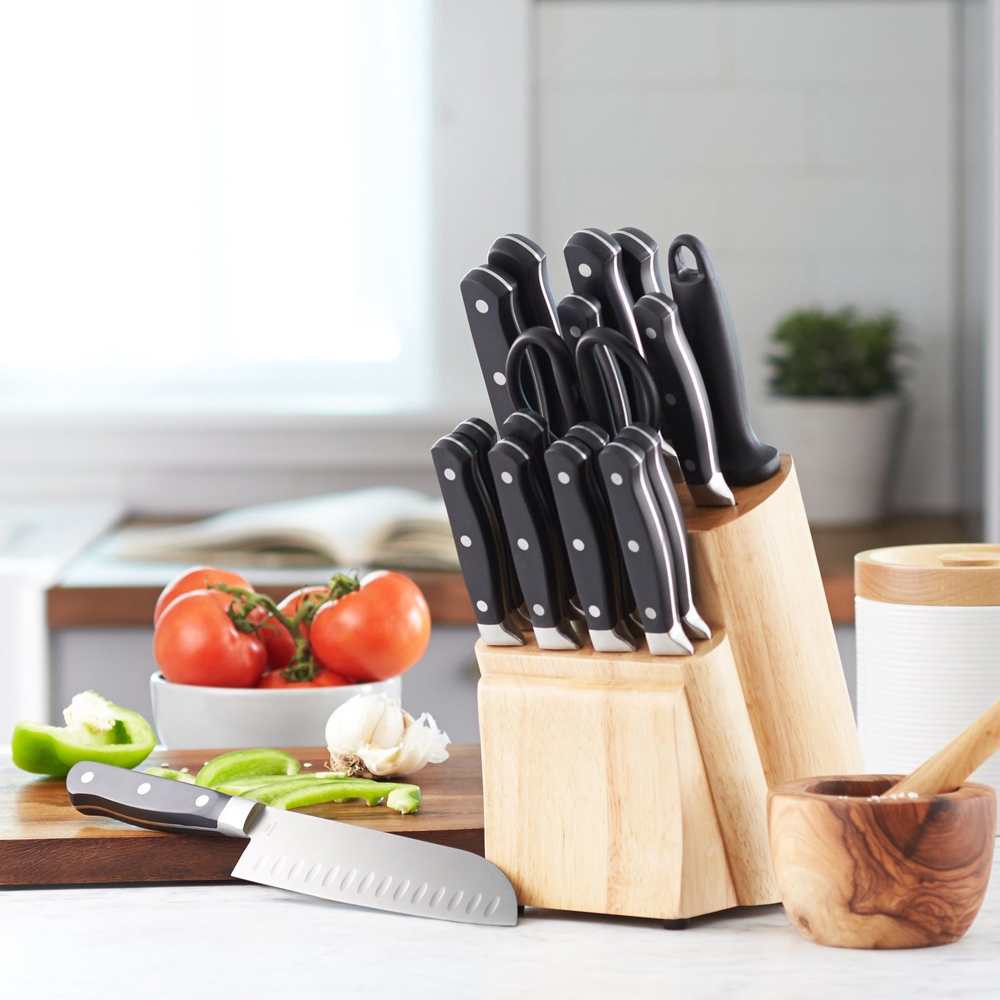 Amazon Basics Premium 18-Piece Kitchen Knife Block Set