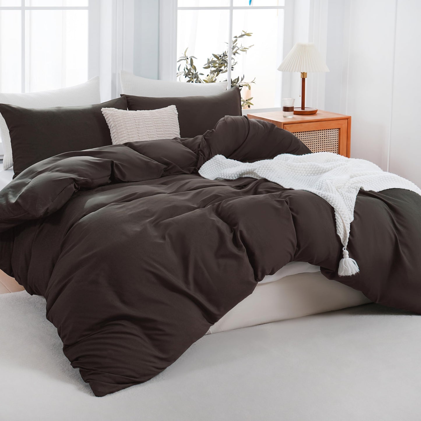 YHJWW Brown Duvet Cover Set Ultra Soft and Comfy 3 Piece Comforter Covers Bedding Set Includes 2 Pillowcases and 1 Duvet-Cover with Zipper (Queen 90"x90", No Comforter)