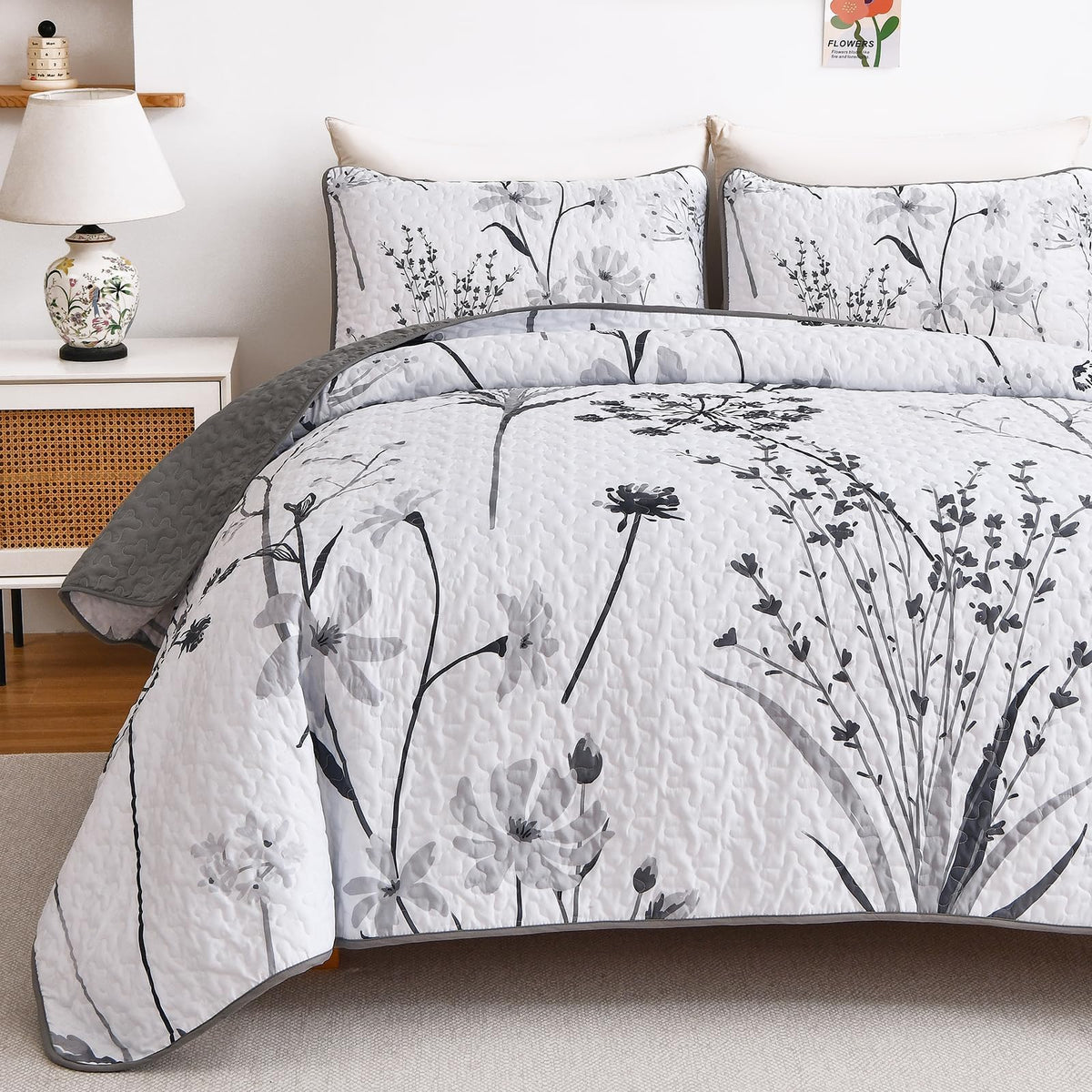 Dobuyly Floral Quilt Queen Size Set, Grey and White Botanical Queen Quilt Bedding Set 3 Pieces Soft Lightweight Microfiber Bedspread Coverlet Set for All Season, 96"x90"