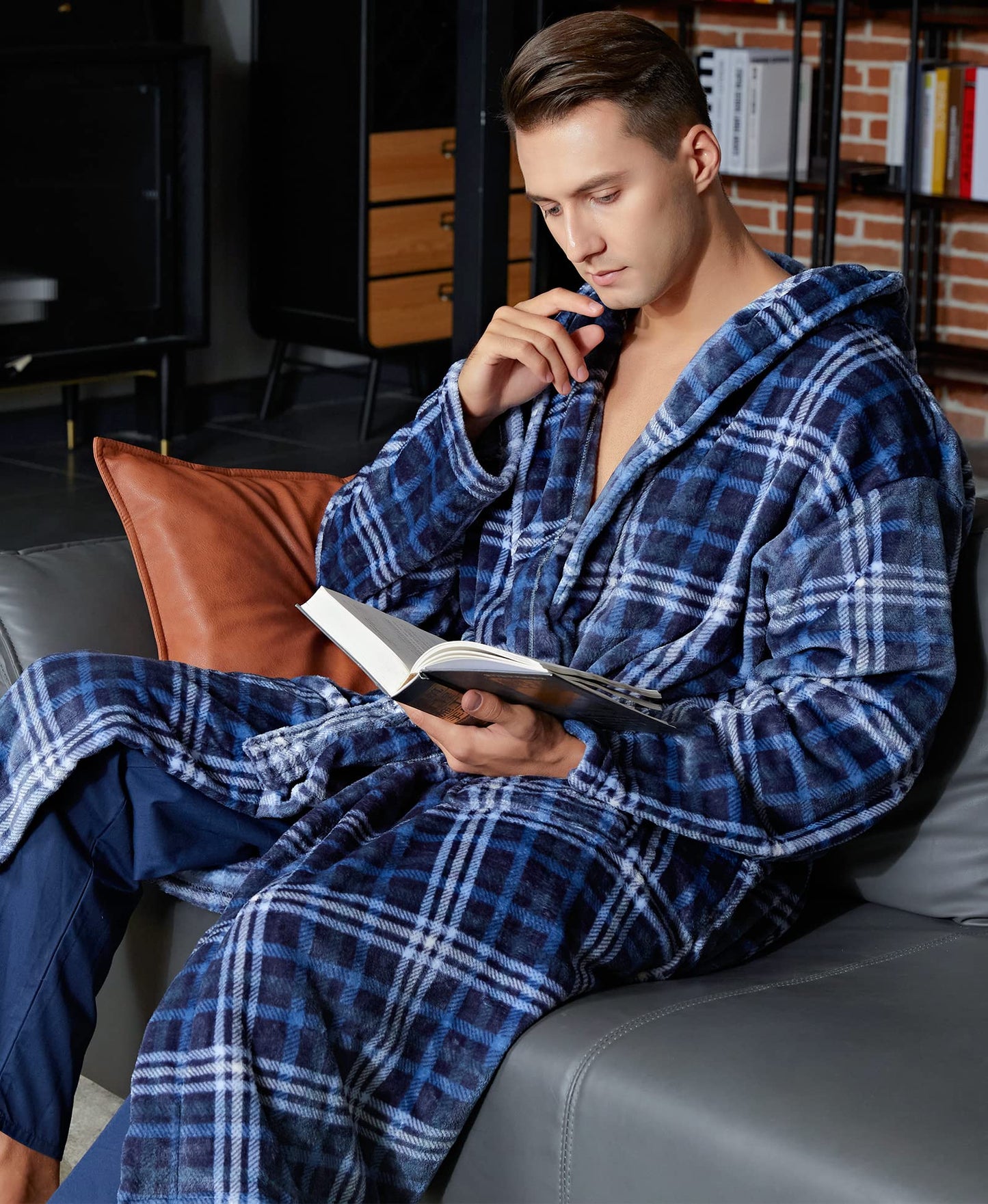 Mens Robe with Hood, Cozy Fluffy Robe for Men Luxury Plush Fleece Plaid Bathrobe for Winter