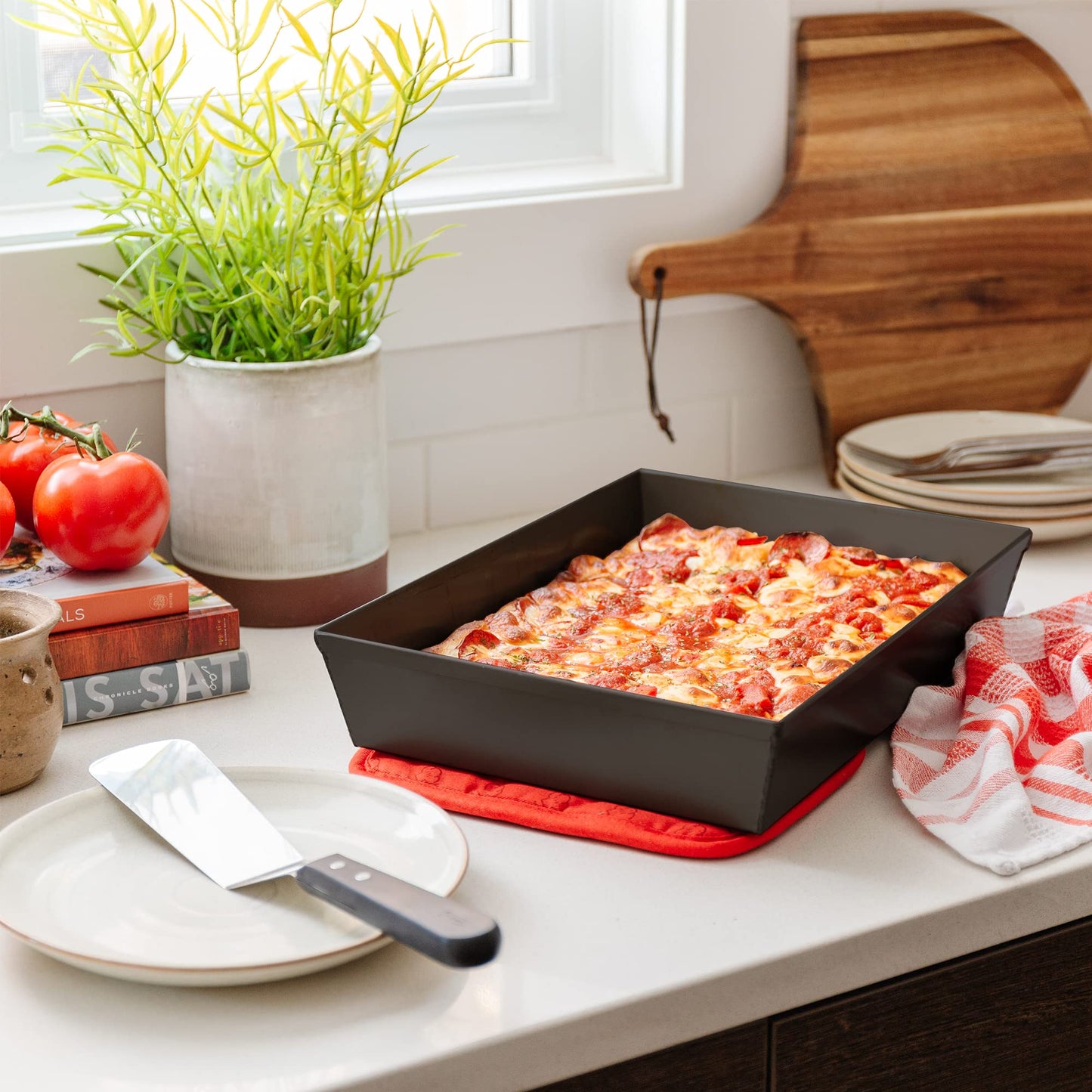Chef Pomodoro Detroit Style Pizza Pan, 14 x 10-Inch, Hard Anodized Aluminum, Pre-Seasoned Bakeware Kitchenware