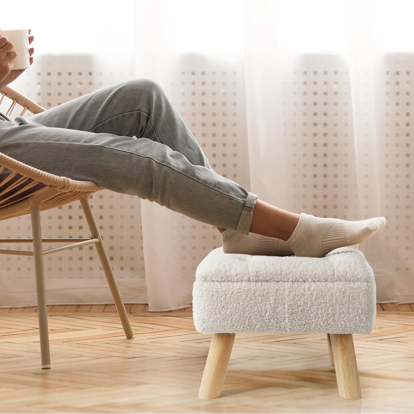 OGEMXU Storage Ottoman, Small Foot Stool Ottoman with Storage, Boucle Teddy Velvet Foot Rest with Padded Seat. (Cream)