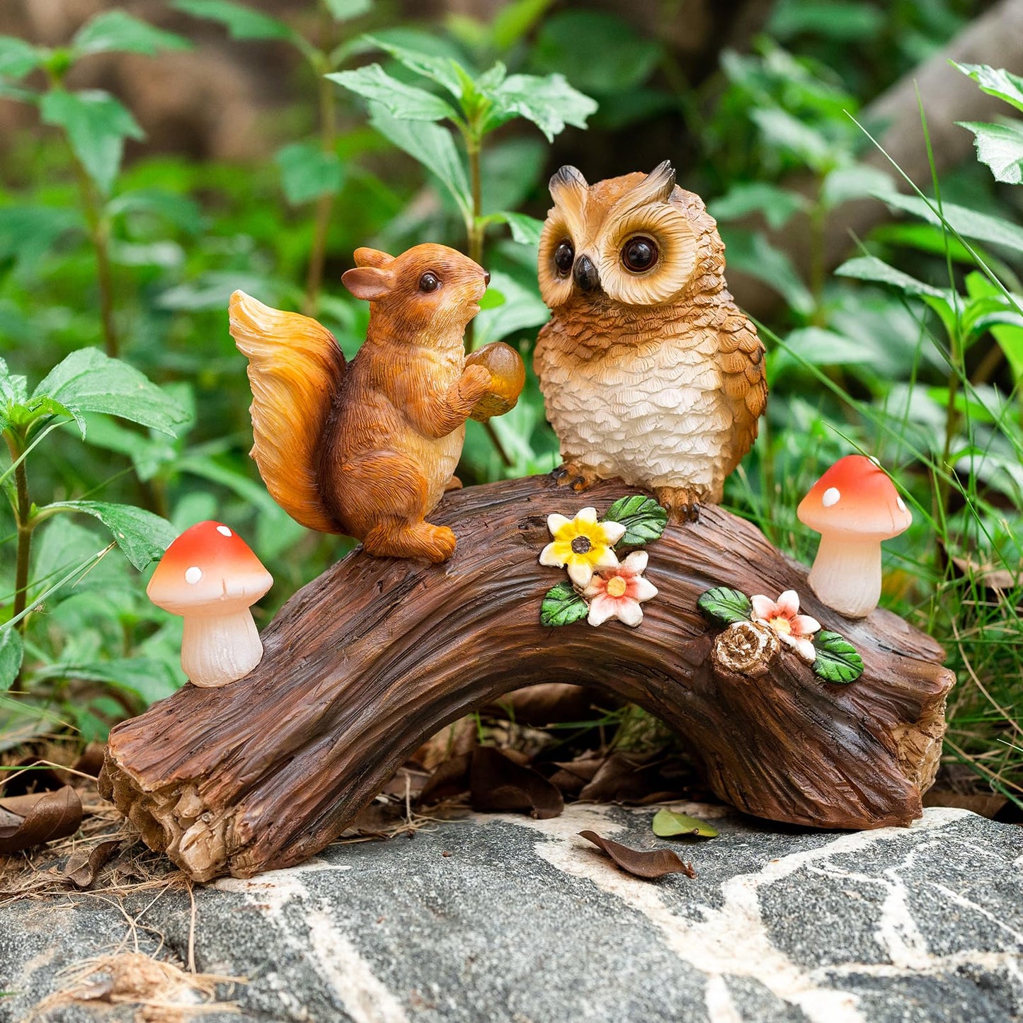 WONDHOME Solar Owl Garden Statues Outdoor Decor Resin Owl Squirrel Figurine with Mushroom Lights for Patio Lawn Yard Decorations Christmas Housewarming Gardening Gifts for Women Mom